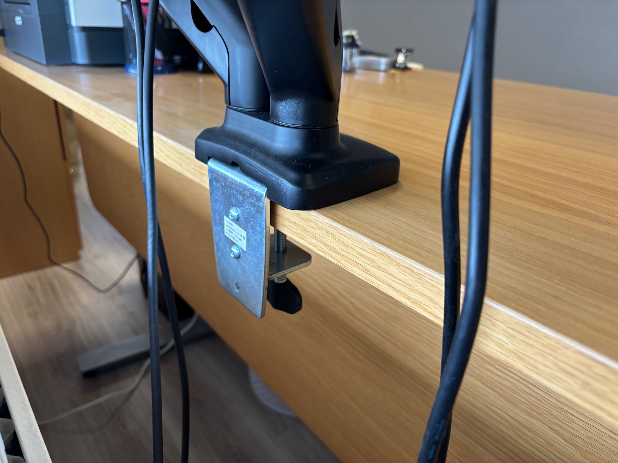 SELT / SOLD Dell tölvuskjáir á armi, 24'' 6