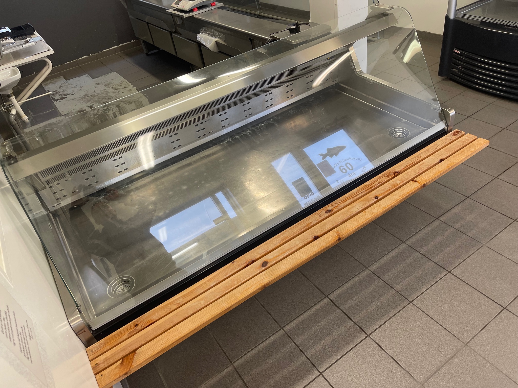 SELT / SOLD Norpe afgreiðslukælir / framstillingarborð 3