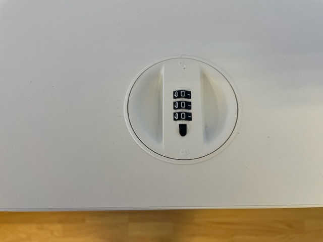 SELT / SOLD - IKEA skenkur með rennihurðum og læsingu (4 stk.) 8