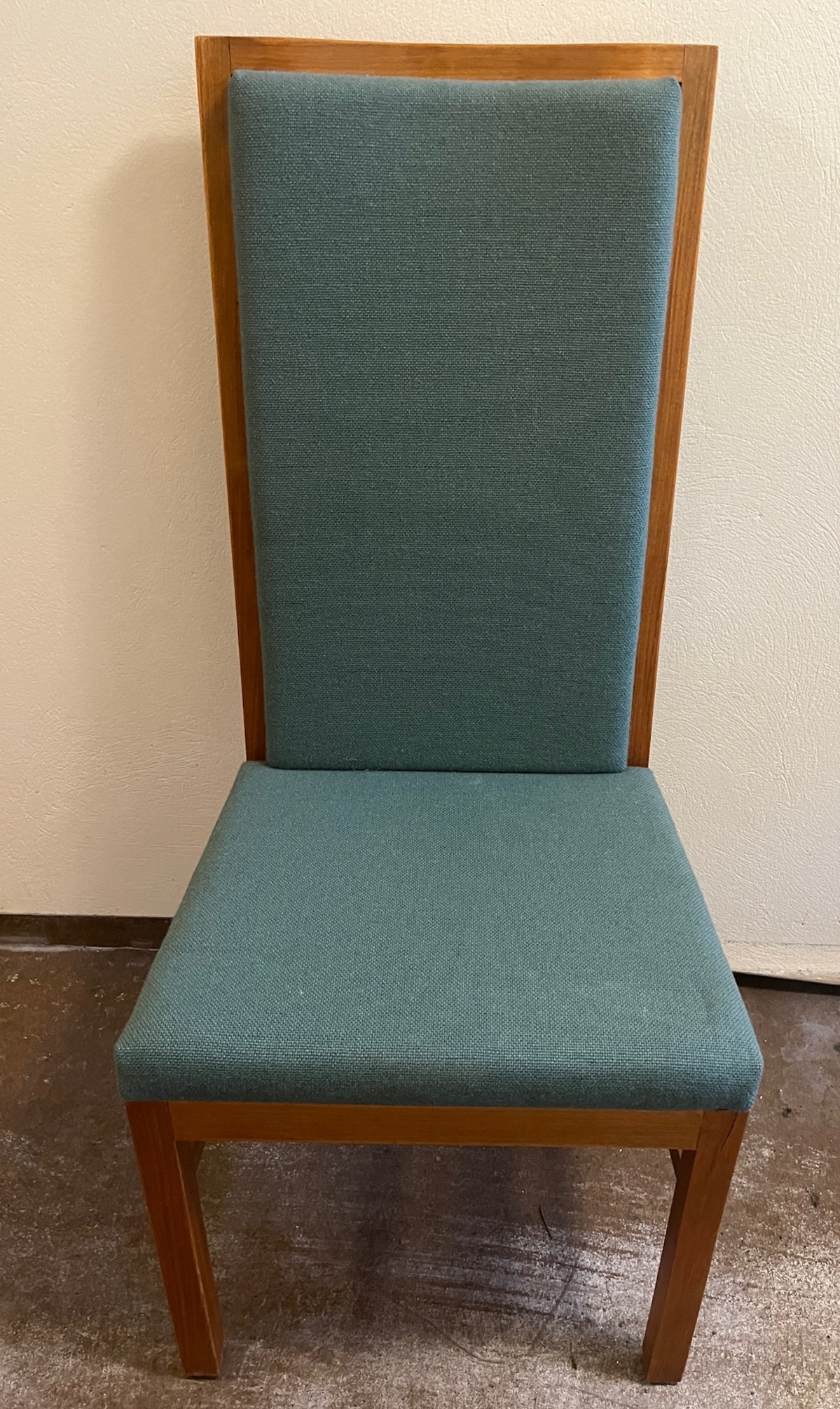 SELT / SOLD Viðarstólar - sérsmíði - handsmíði með tauáklæði (11 stk.)
