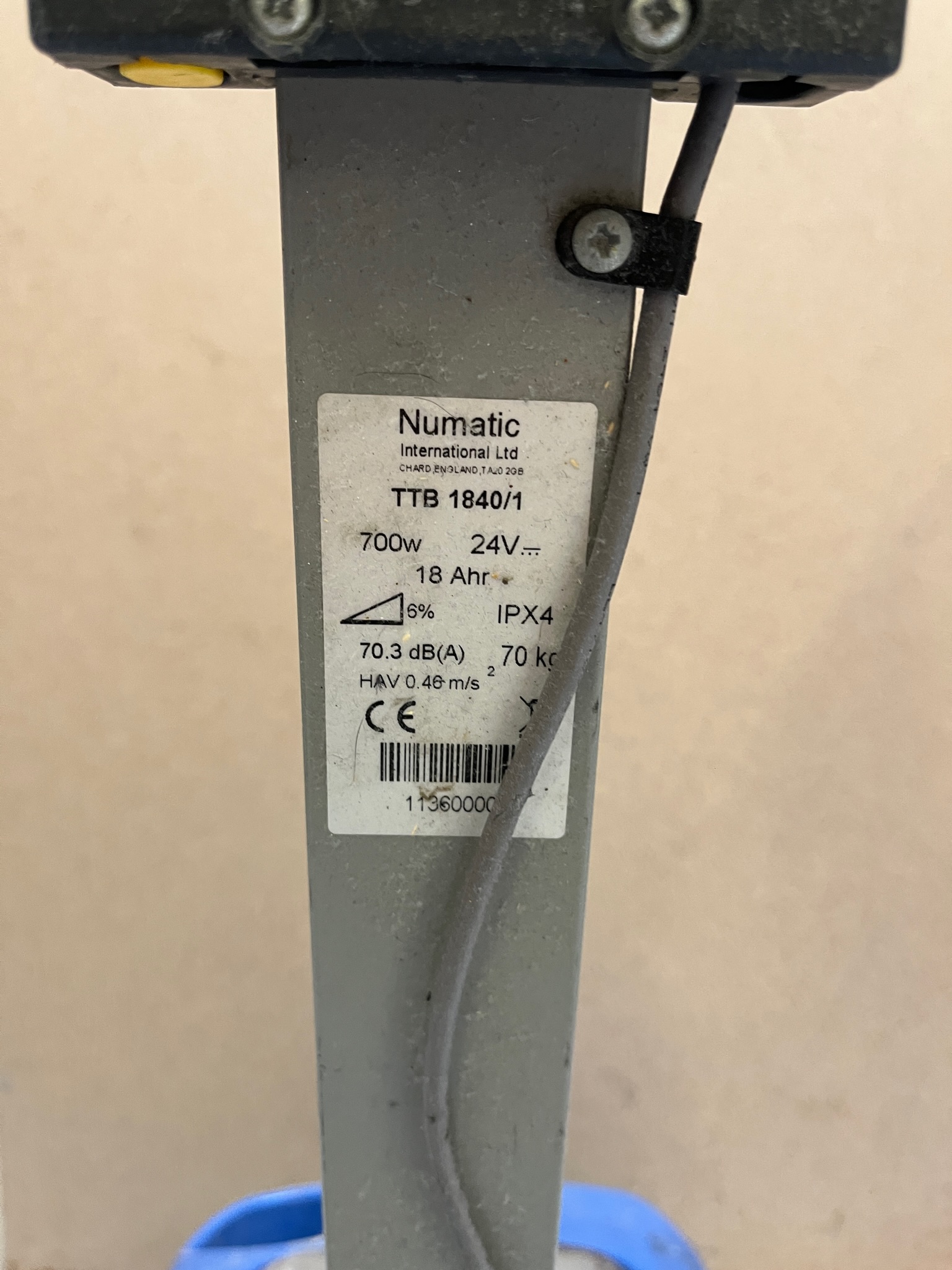 SELT / SOLD Numatic skúringarvél 8