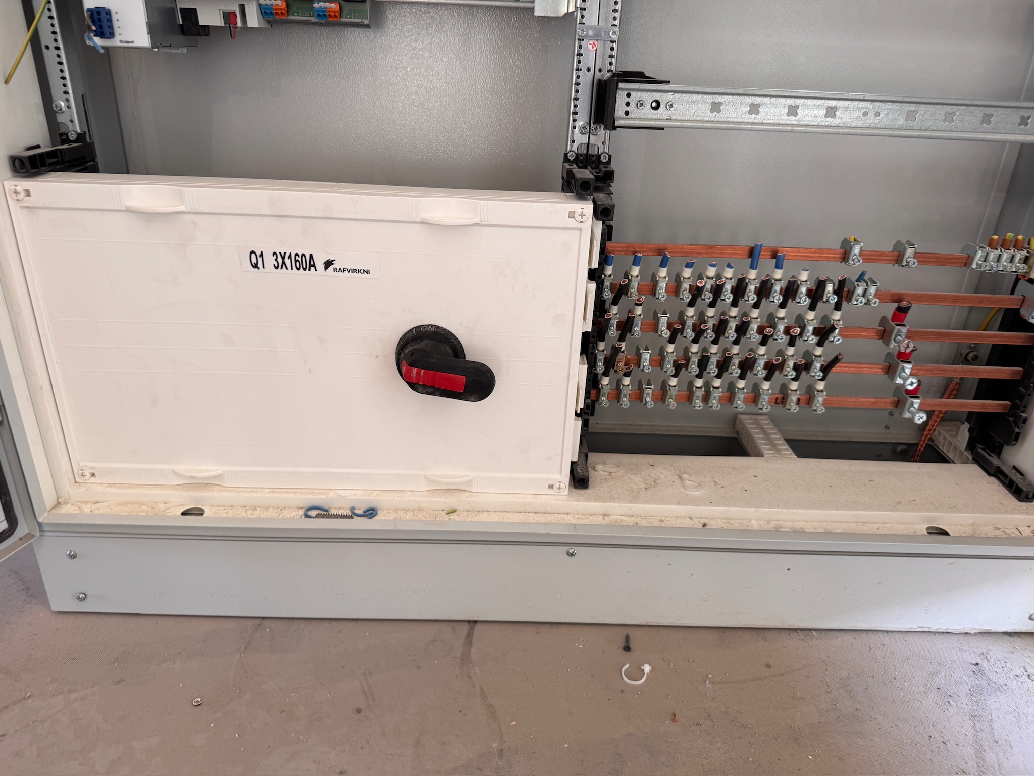SELT / SOLD Hager rafmagnstafla, H185xB105xD28sm. 14