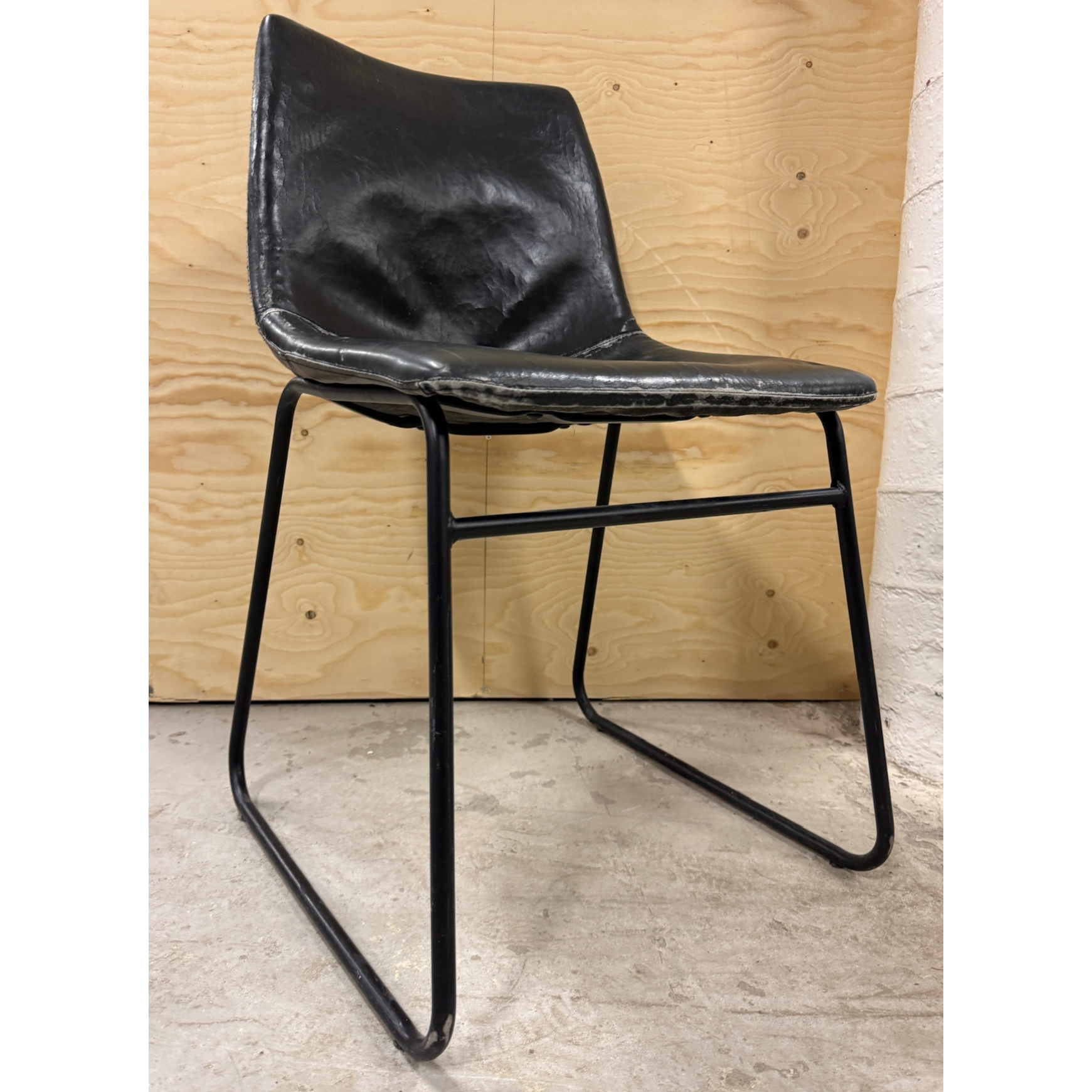SELT / SOLD Borðstofustóll