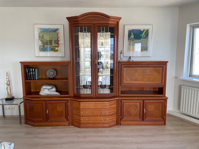 SELT / SOLD Stofuskápur