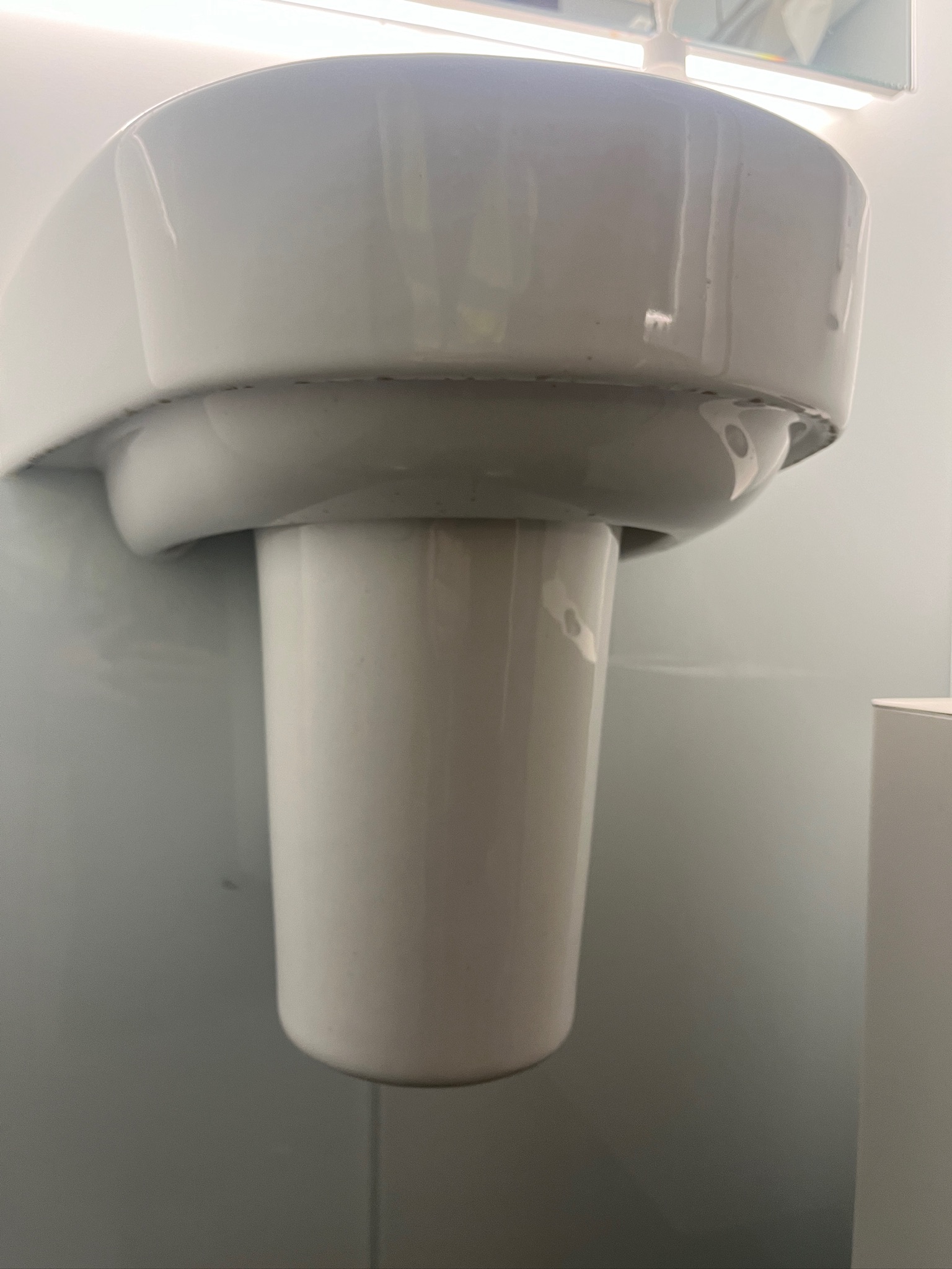 SELT / SOLD Duravit vaskur með blöndunartæki 4
