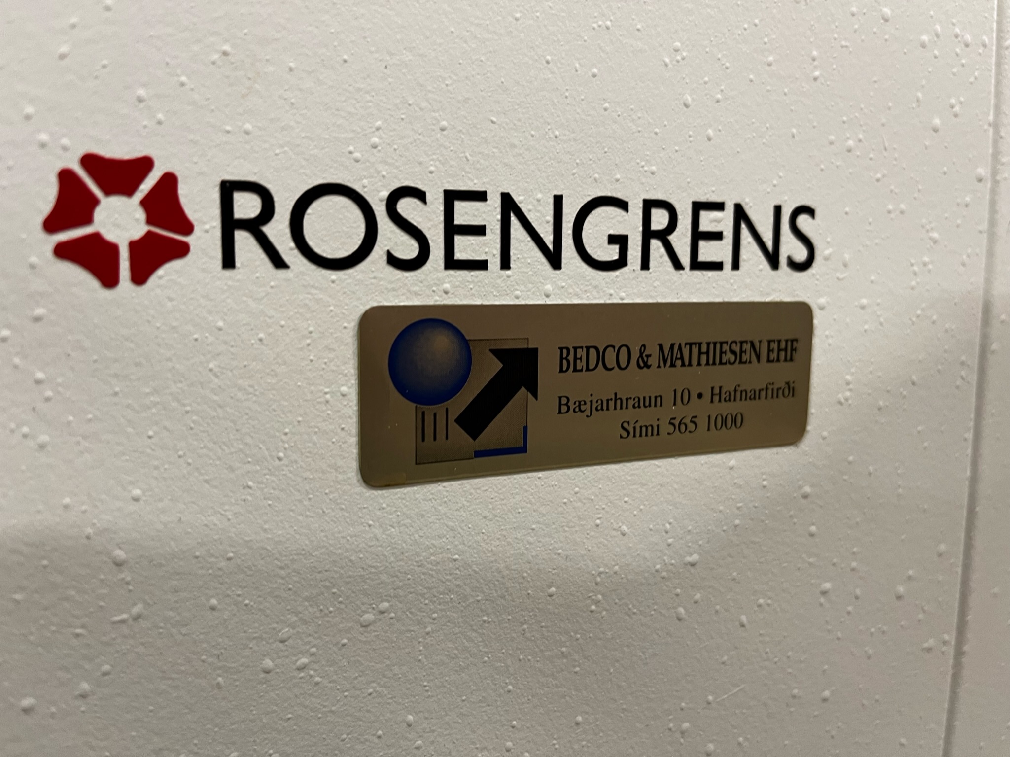 SELT / SOLD Rosengrens eldvarinn verðmætaskápur H72 x B67 x D66sm 6