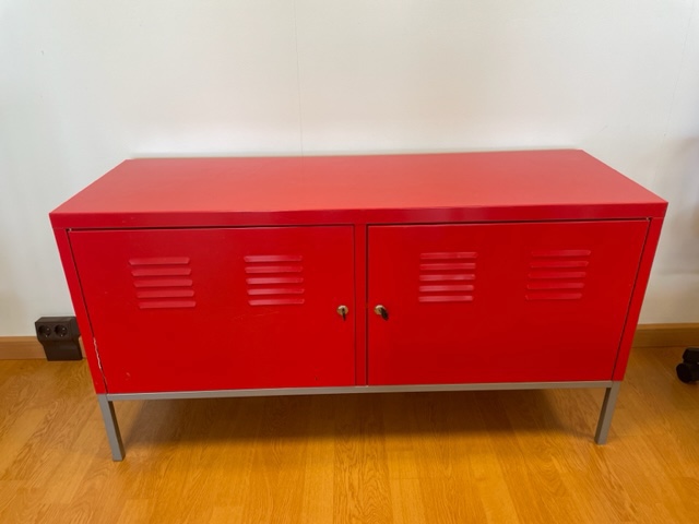 SELT / SOLD IKEA hirsla, B118 x D40 x H63 sm.
