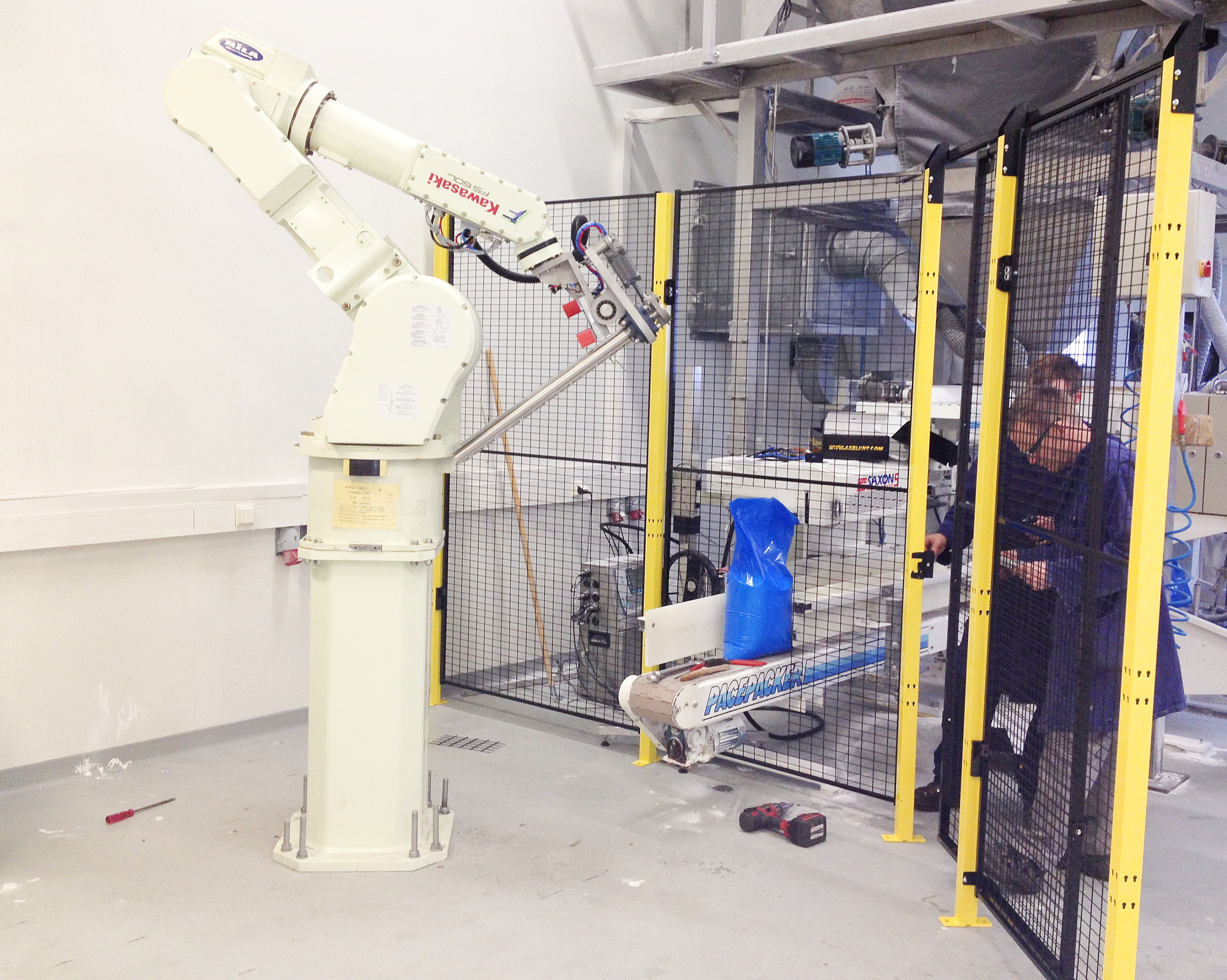 SELT / SOLD Kawasaki PS 60L iðnaðarrobot 2