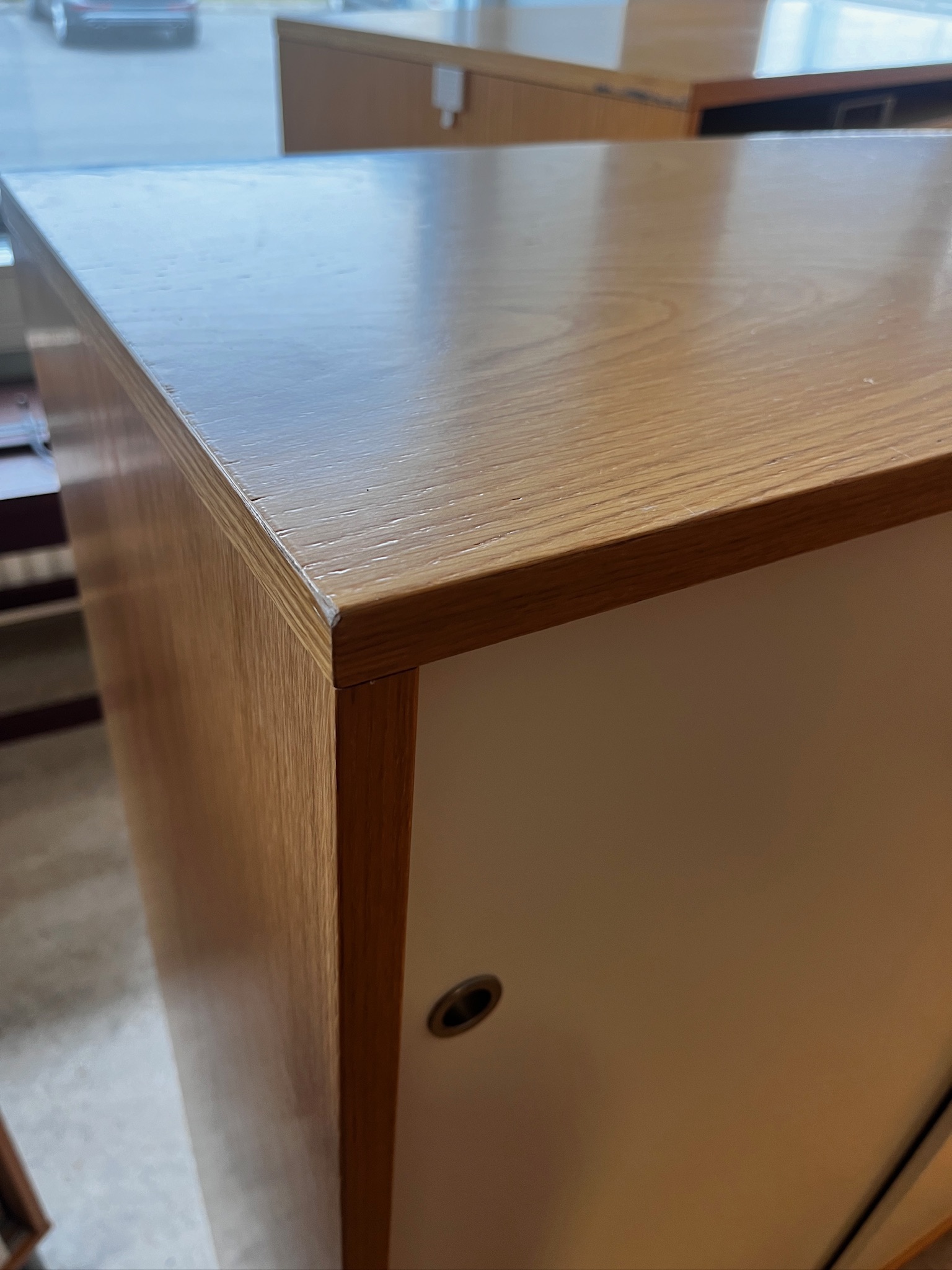 SELT / SOLD Skrifstofuskápur með rennihurðum frá Á. Guðmundsson 5