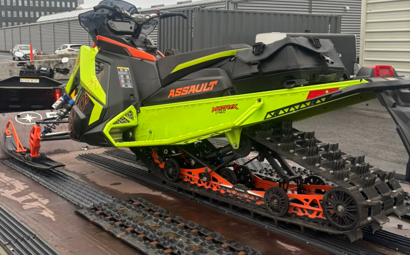 SELT / SOLD Polaris SwitchBack Assault Turbo 2023 vélsleði og kerra. 6