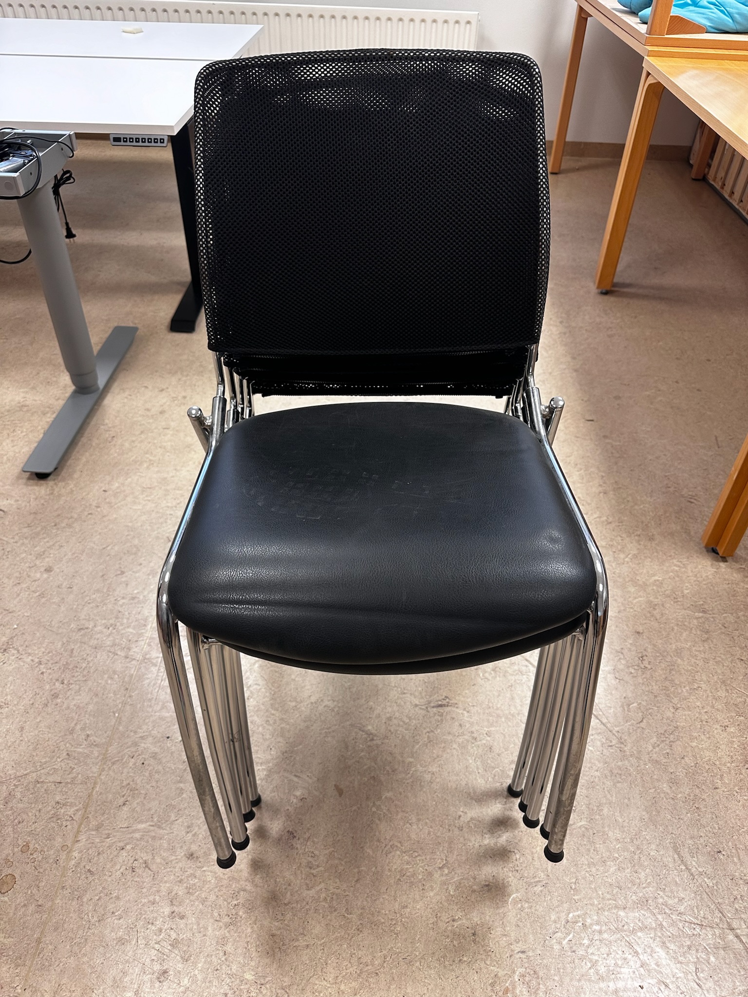SELT / SOLD Fundarstólar staflanlegir frá Á. Guðmundsson 2
