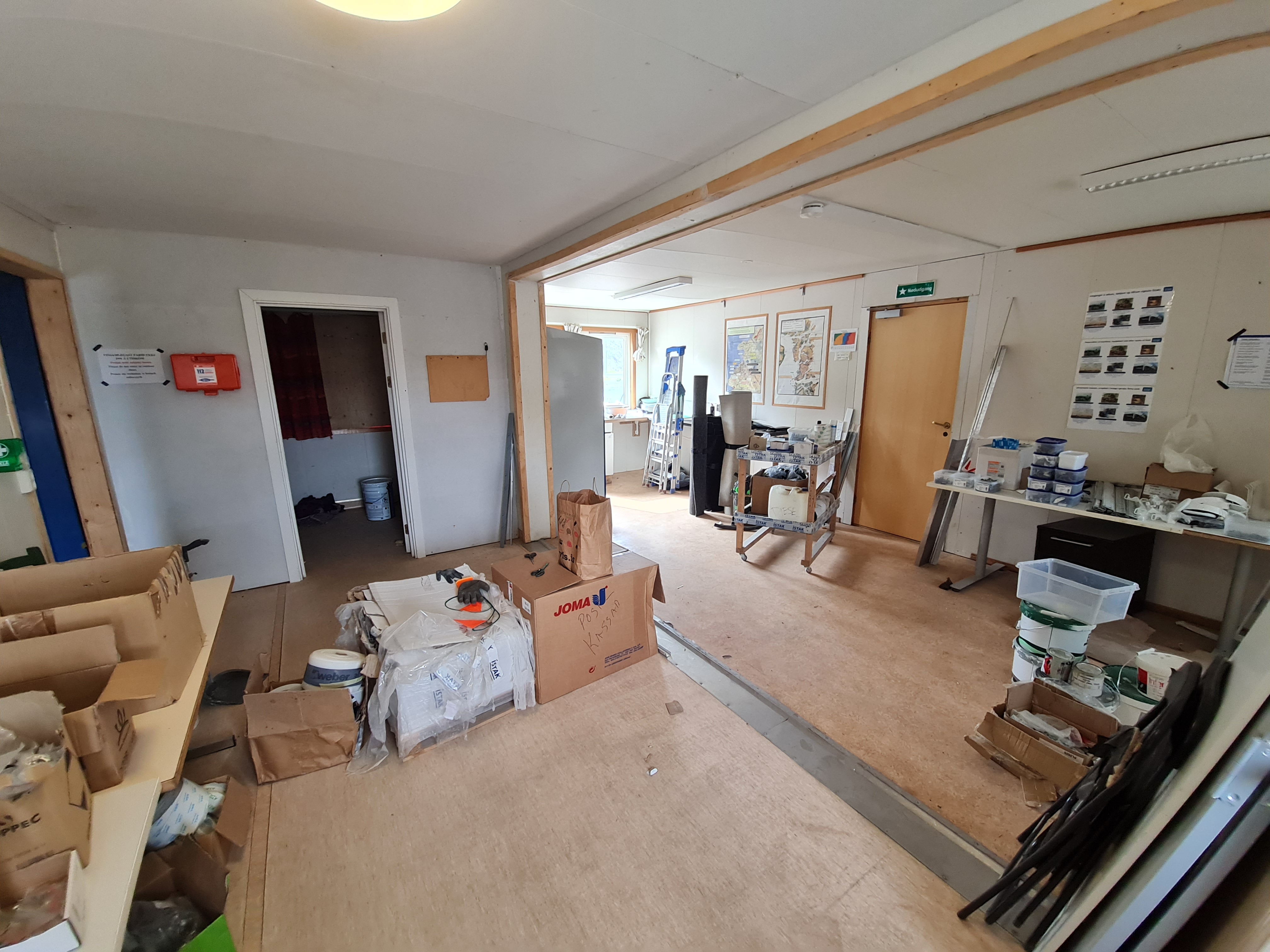 SELT / SOLD - Smáhýsi herbergi - opið rými - mötuneyti - hús 6 5