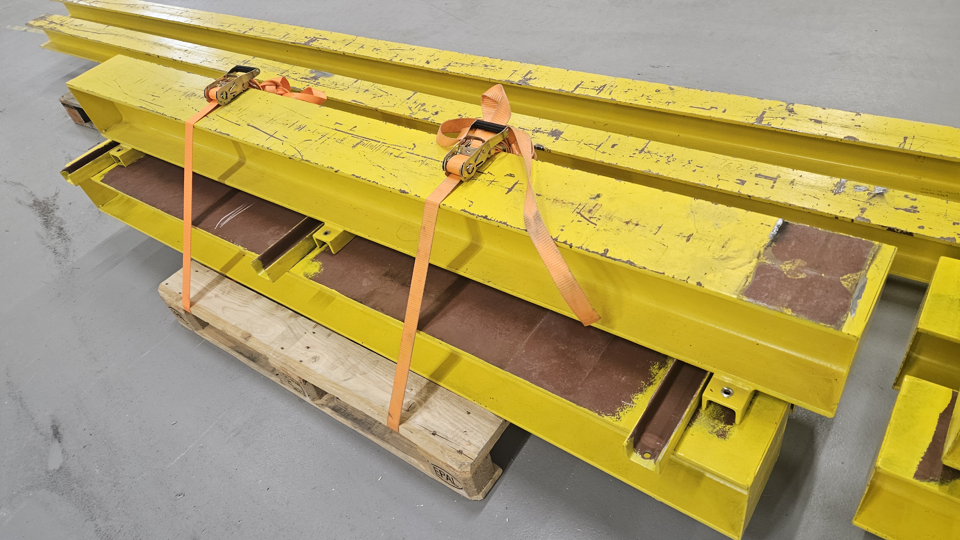 SELT / SOLD Stálrammi i-bitar- 12.1 m á lengd 10
