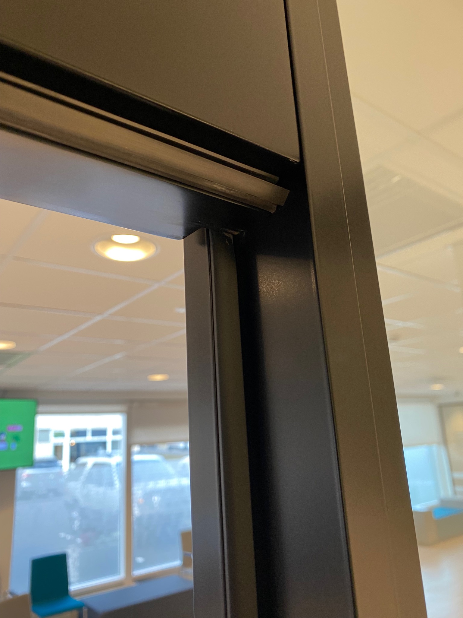 SELT / SOLD Hljóðvistarhurðir - skrifstofufrontur - fundarherbergi 10