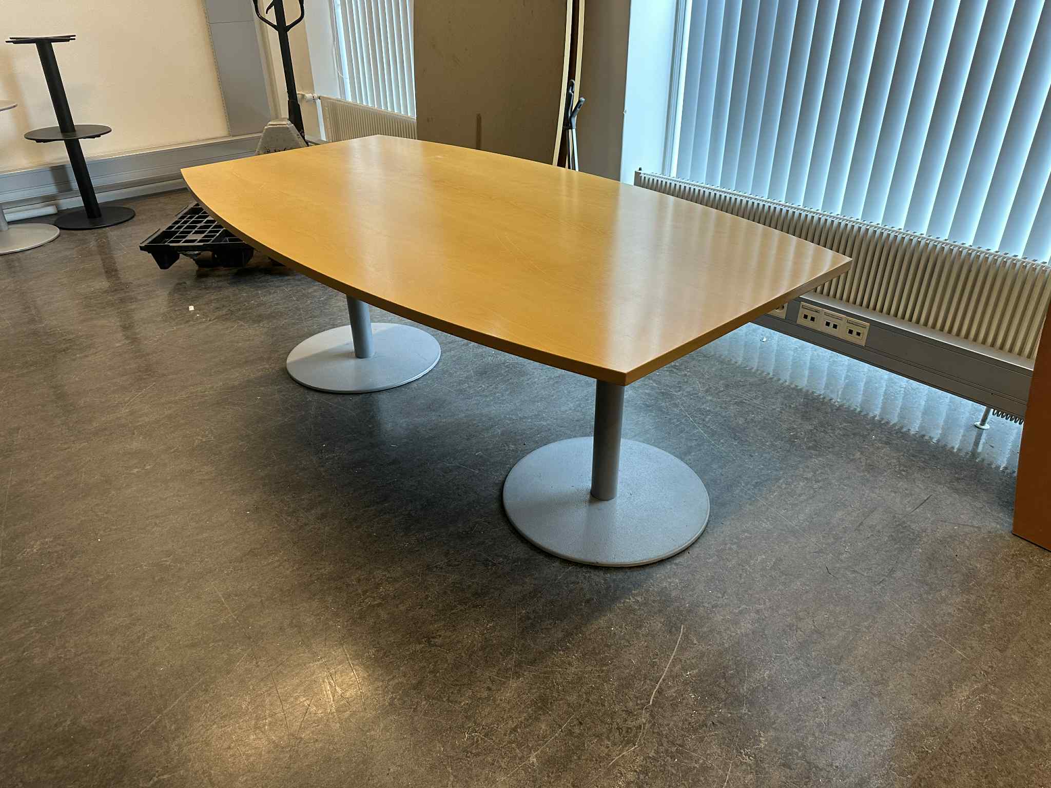SELT / SOLD Fundarborð 6-8 manna 200x110sm.