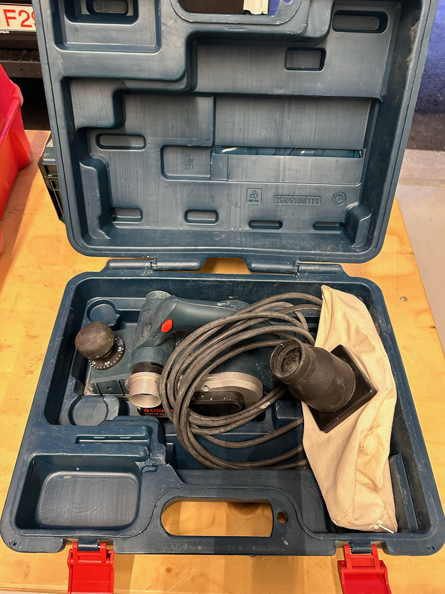 SELT / SOLD Bosch Hefill GHO 26-82 D 4