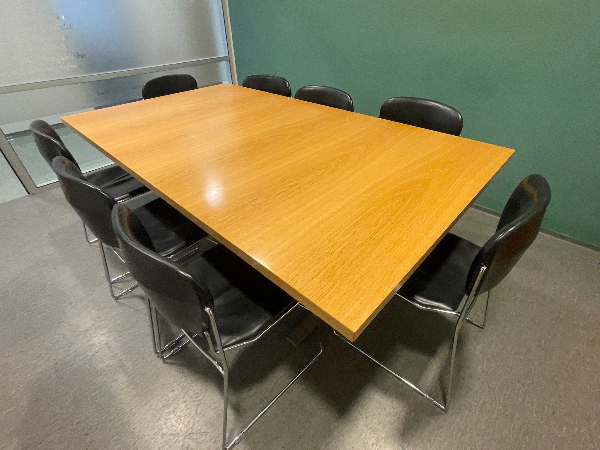 SELT / SOLD Fundarborð 8-10 manna, L210 x B120 sm.