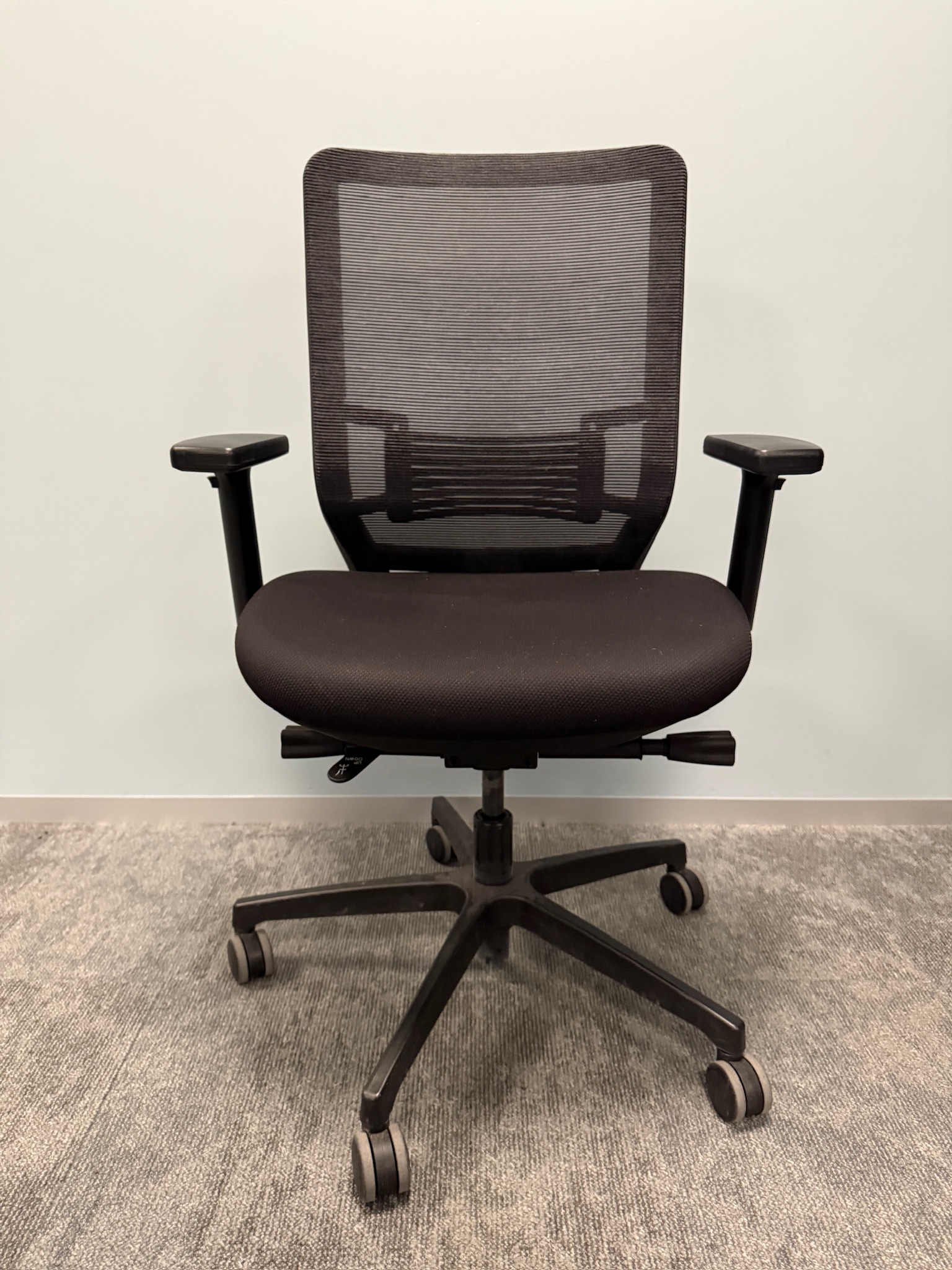 SELT / SOLD NeoDesign skrifborðsstóll frá Pennanum 2