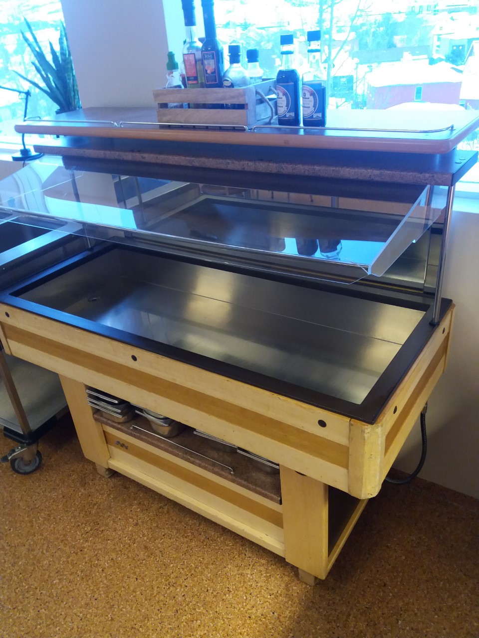 SELT / SOLD - Salatbar - kæliborð - mötuneyti - hótel