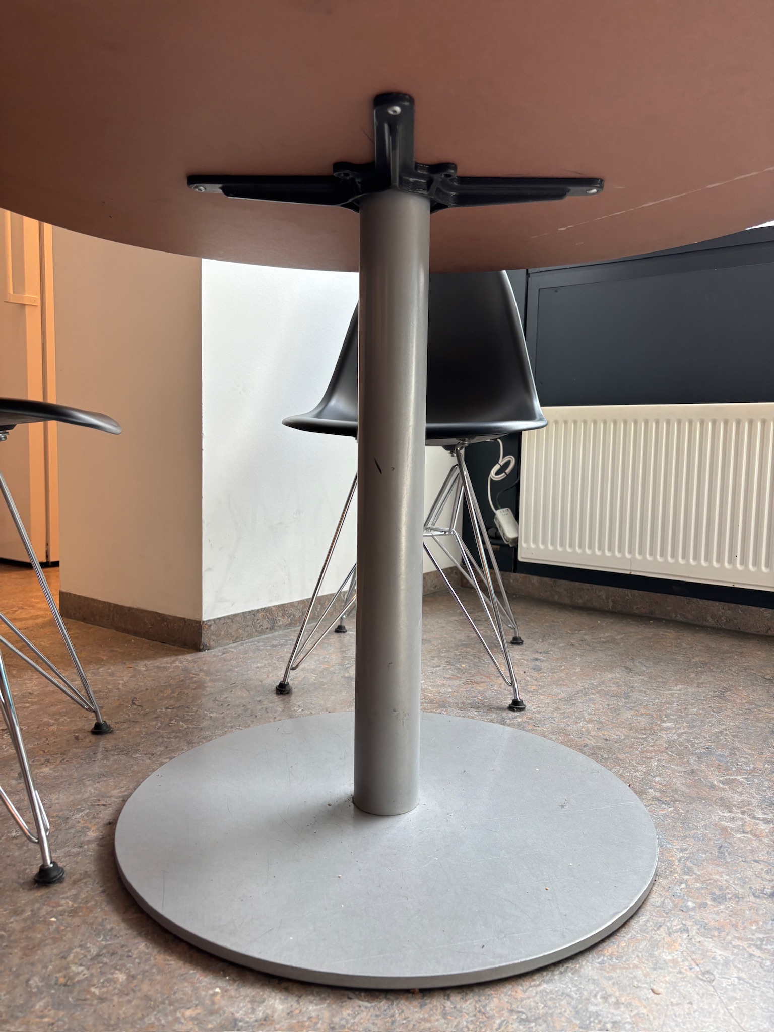 SELT / SOLD Hringborð, Ø100xH74sm. 3