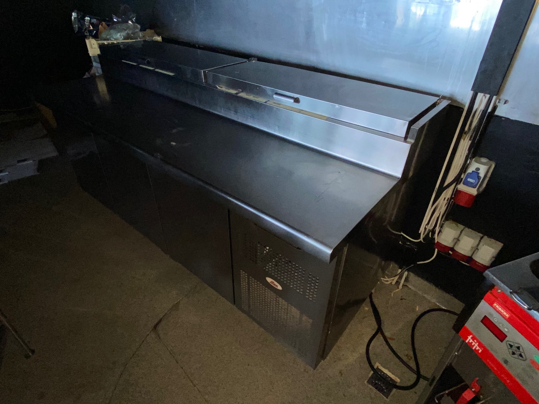 SELT / SOLD Preppborð m/kælum - B205 x D87 sm. 2