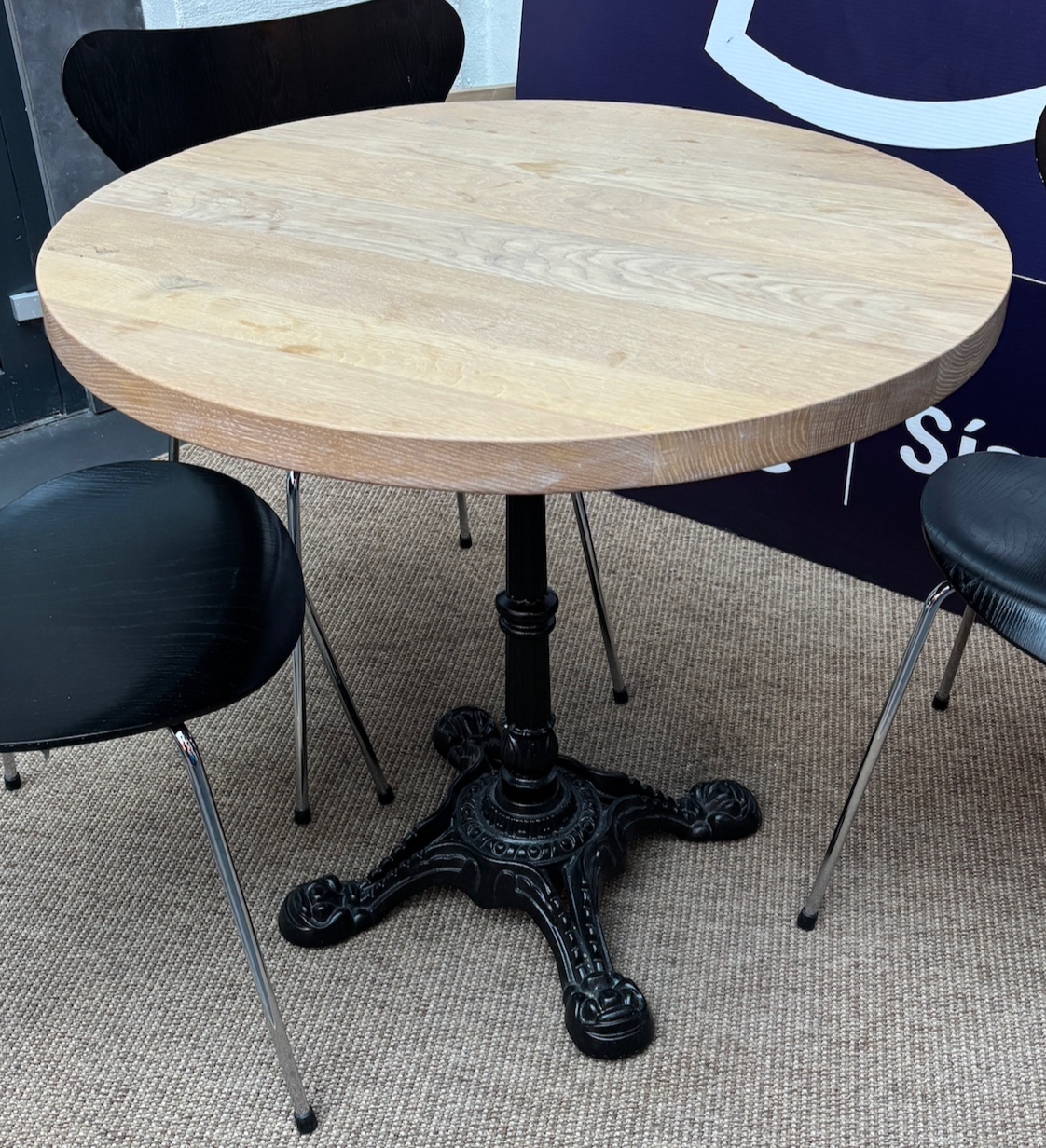 SELT / SOLD Hringborð, sérsmíði, Ø80 x H76 sm. 2