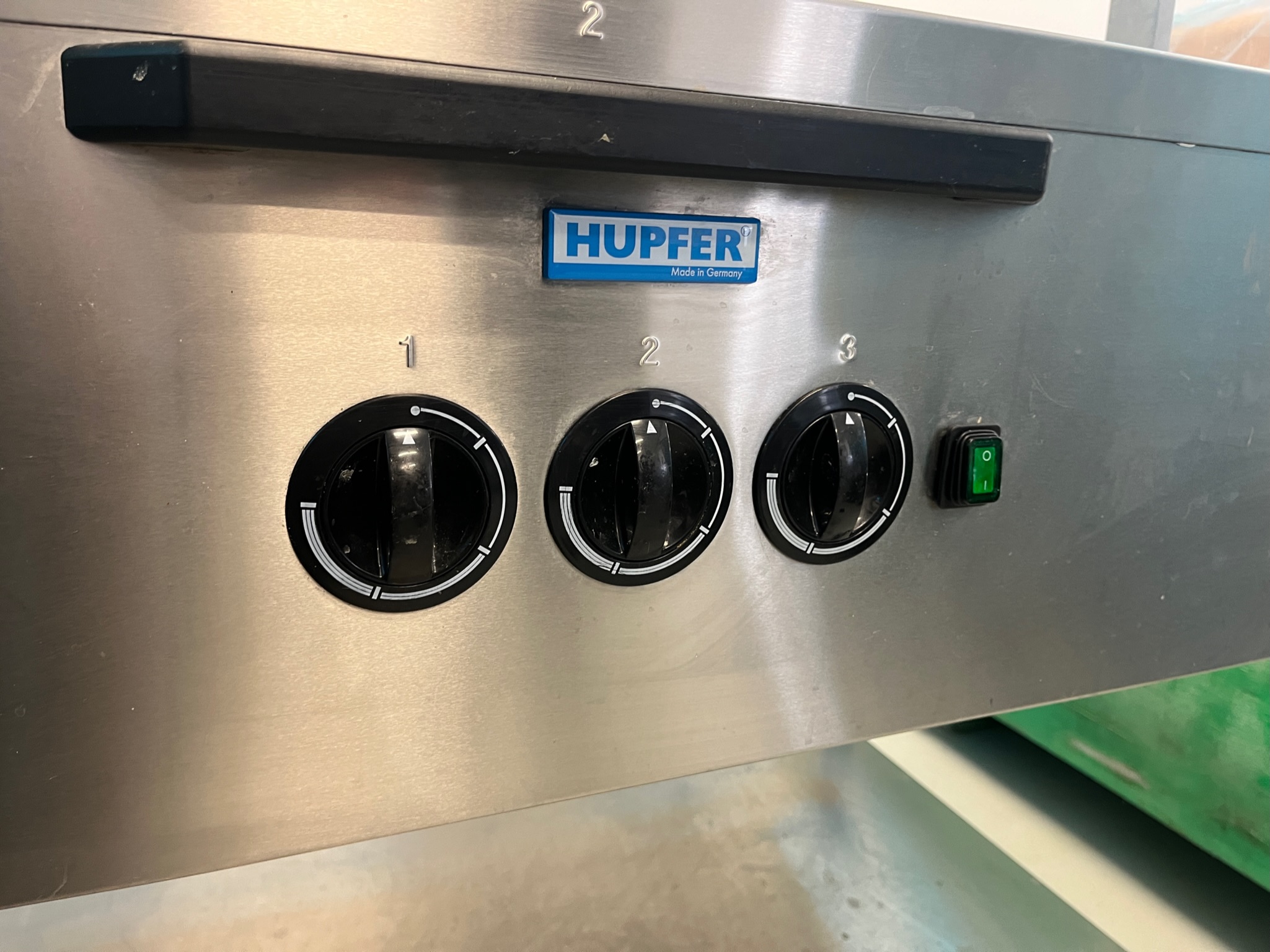 SELT / SOLD Hupper hitaborð - B115sm. 4