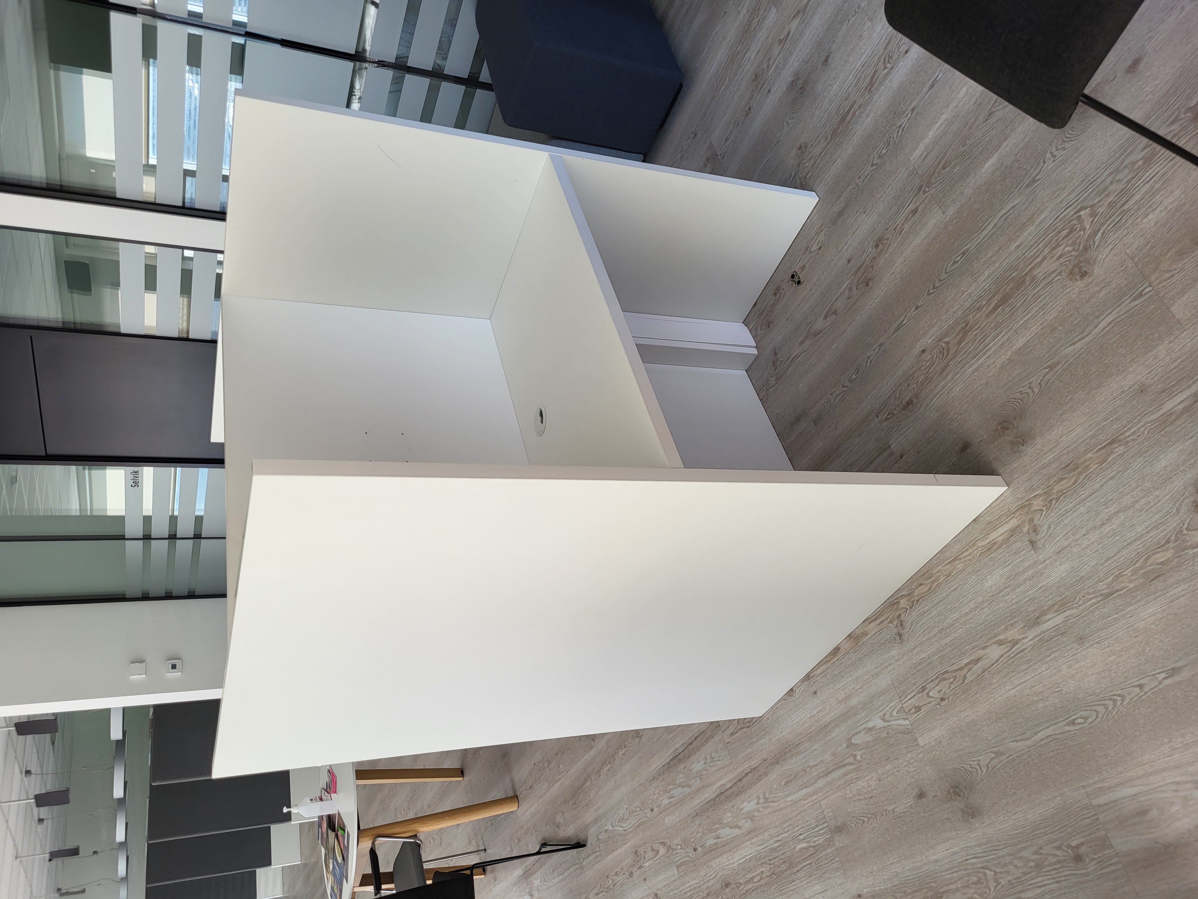 SELT / SOLD Tölvuborð - móttökuborð sérsmíði 8