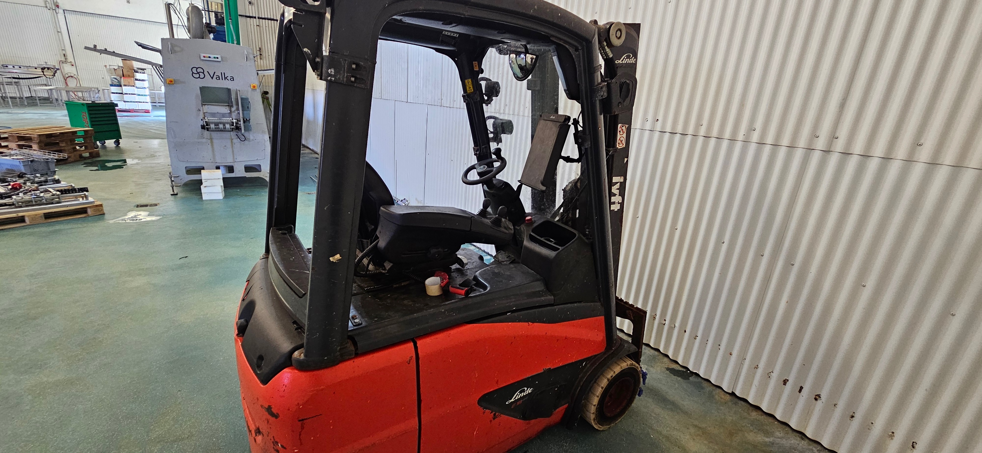 SELT / SOLD Linde E18PH-02 lyftari, 1334 tímar (2020) 6