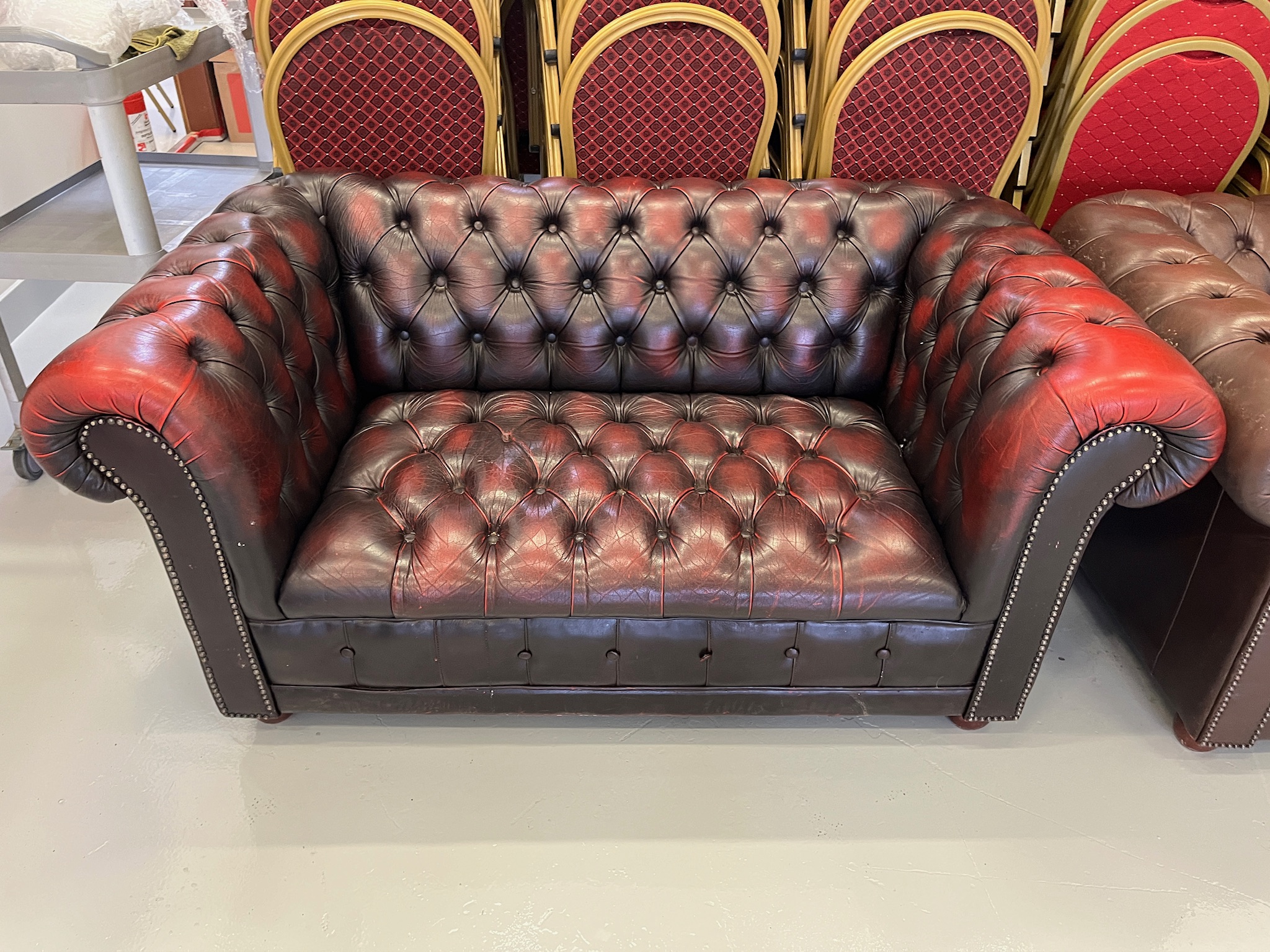 SELT / SOLD - Glæsilegur Chesterfield leðursófi, B150 x D85 sm. 3