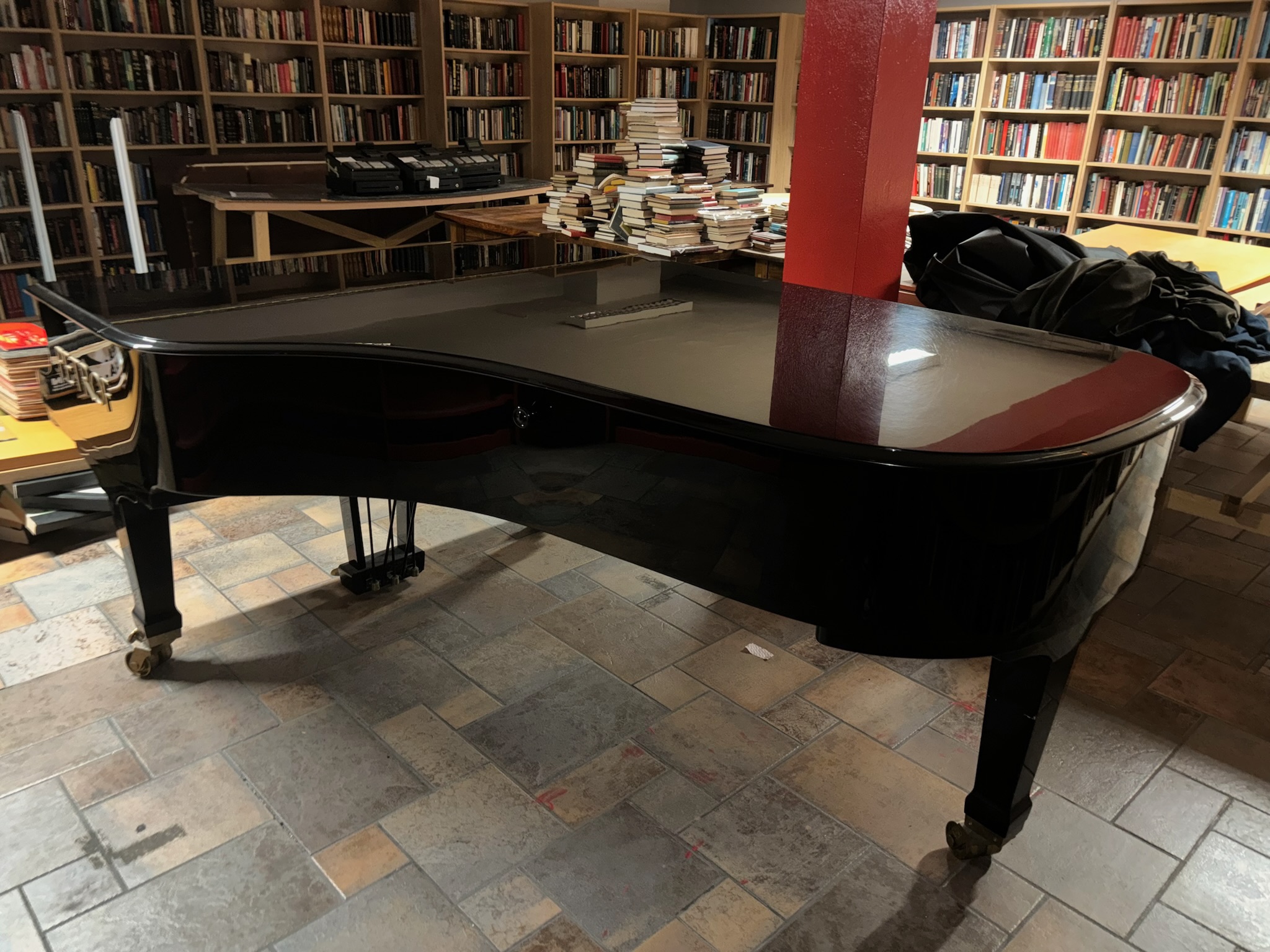 SELT / SOLD - Glæsilegur Petrof flygill - Grand Piano - concert 9