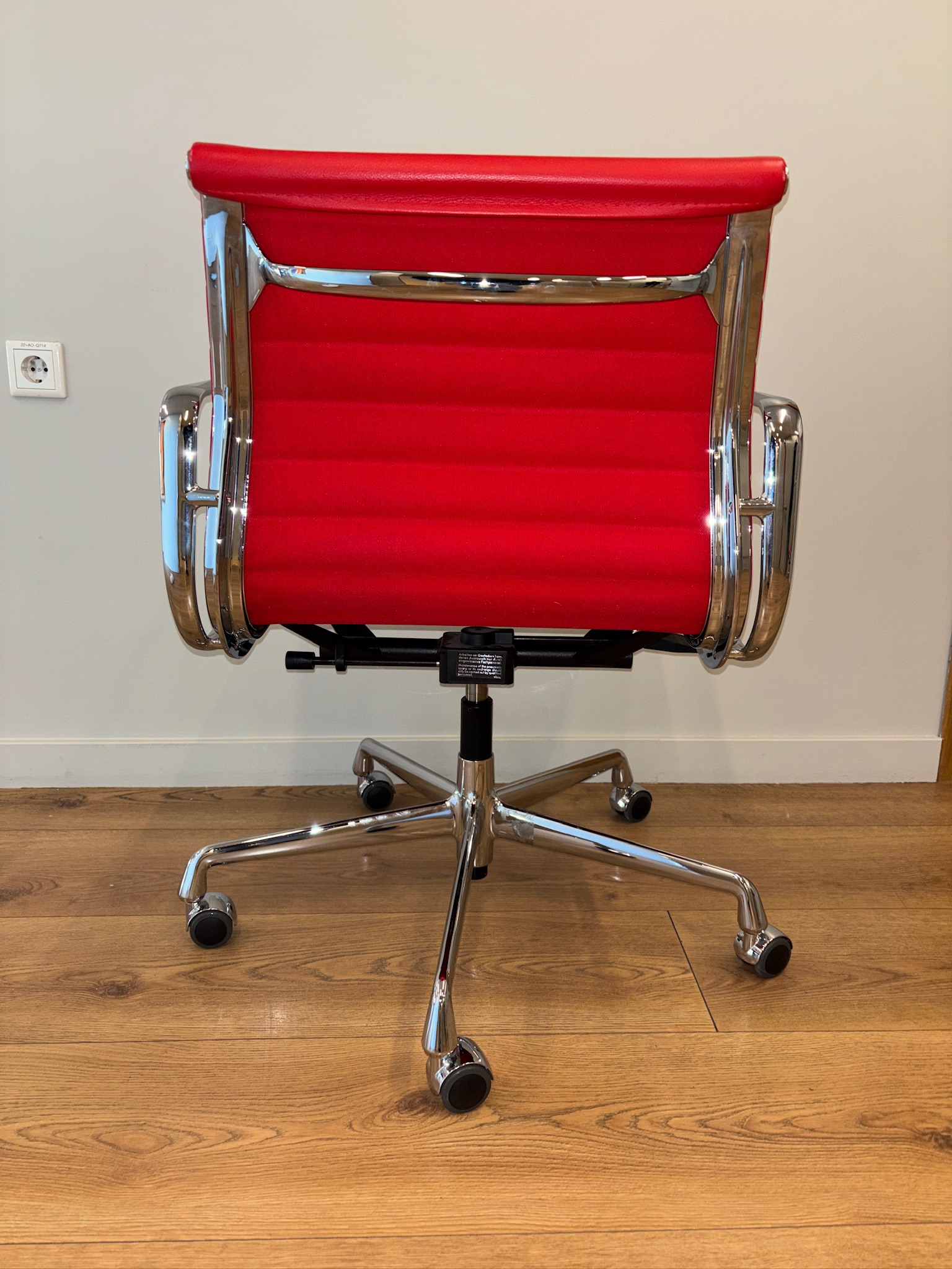 SELT / SOLD Vitra fundarstóll frá Pennanum 5