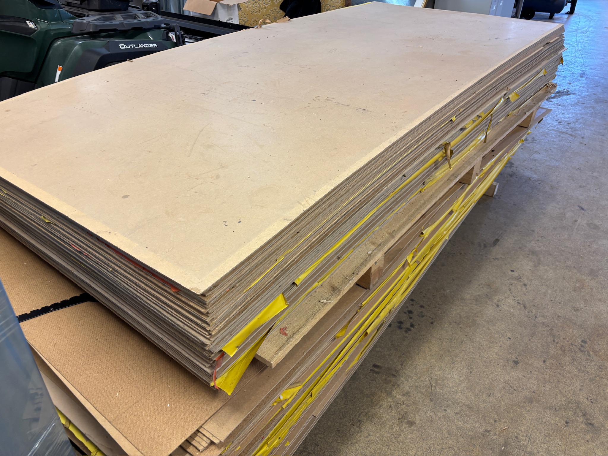 SELT / SOLD Masonitplötur H tex standard 3mm 275x122sm. (ca 465stk) 6