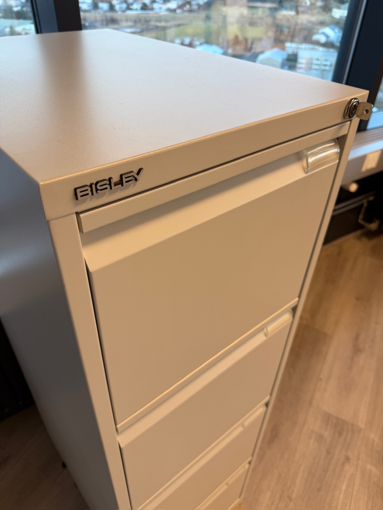 SELT / SOLD Bisley skjalaskápur m. lykli og hengimöppum 6