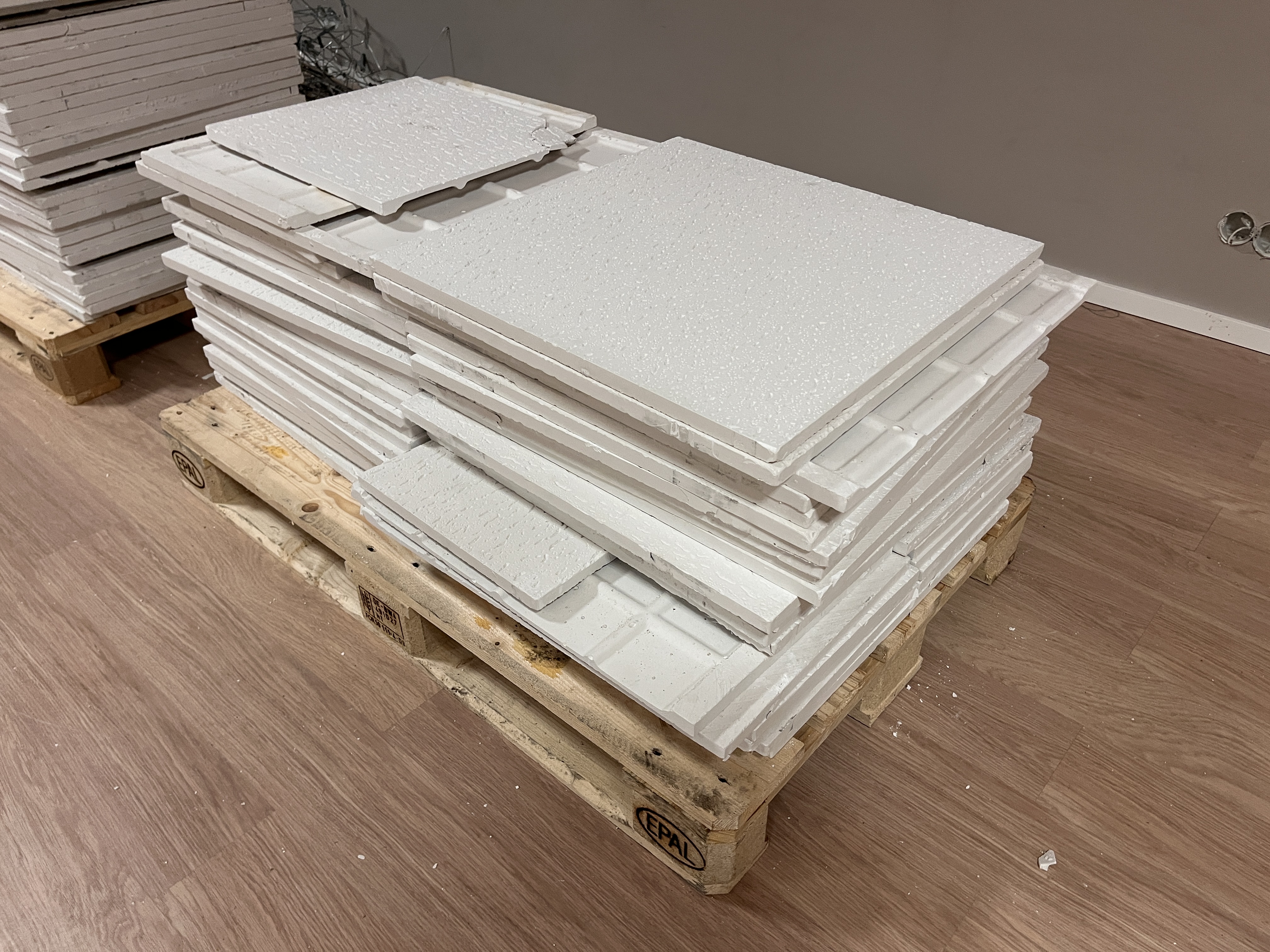 SELT / SOLD Kerfisloft - loftaplötur - 20mm - hljóðeinangrandi 60x60 sm, 450 fm. 6