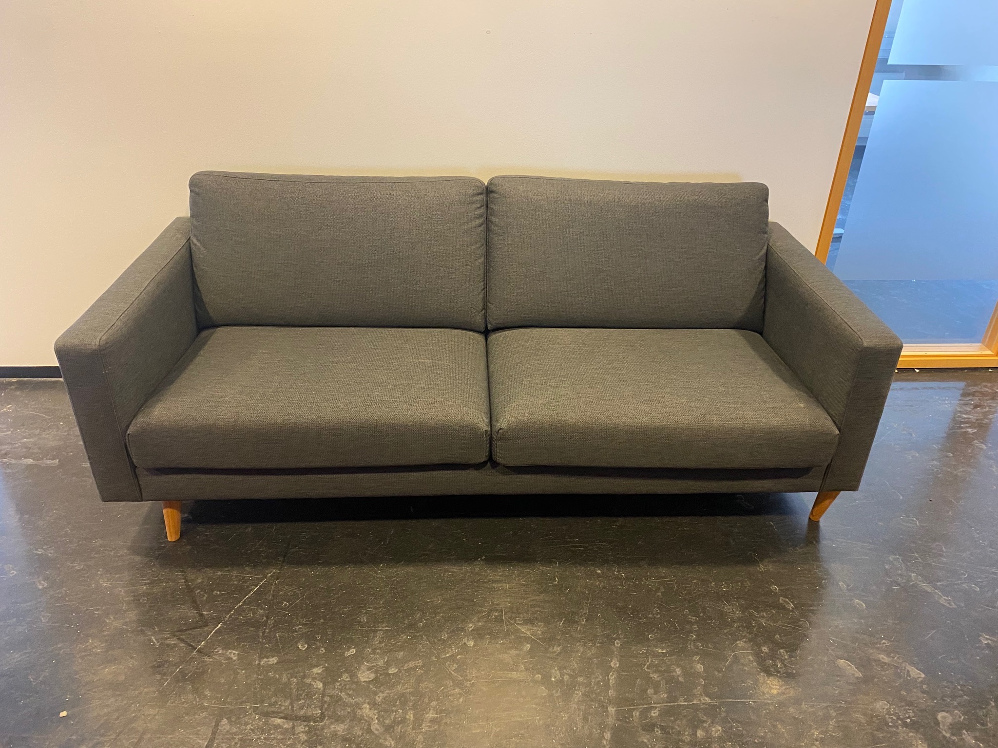 SELT / SOLD Vandaður sófi, B205 x D93 sm. 3