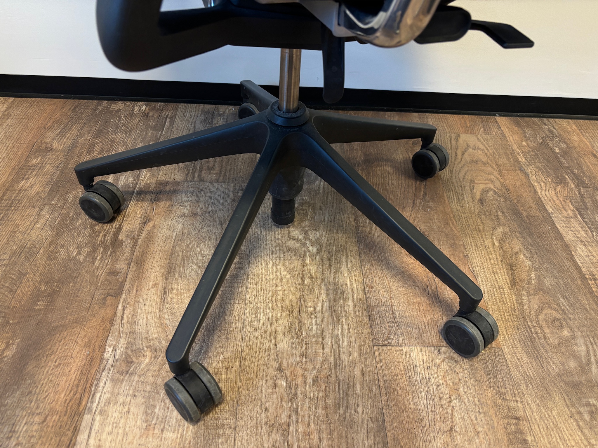 SELT / SOLD Vitra skrifborðsstóll frá Pennanum 9