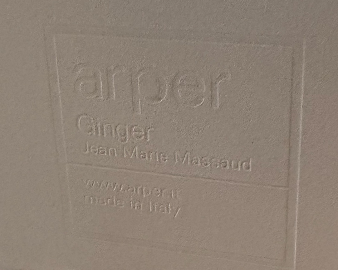 Arper borð frá Módern, 70x70sm. 5