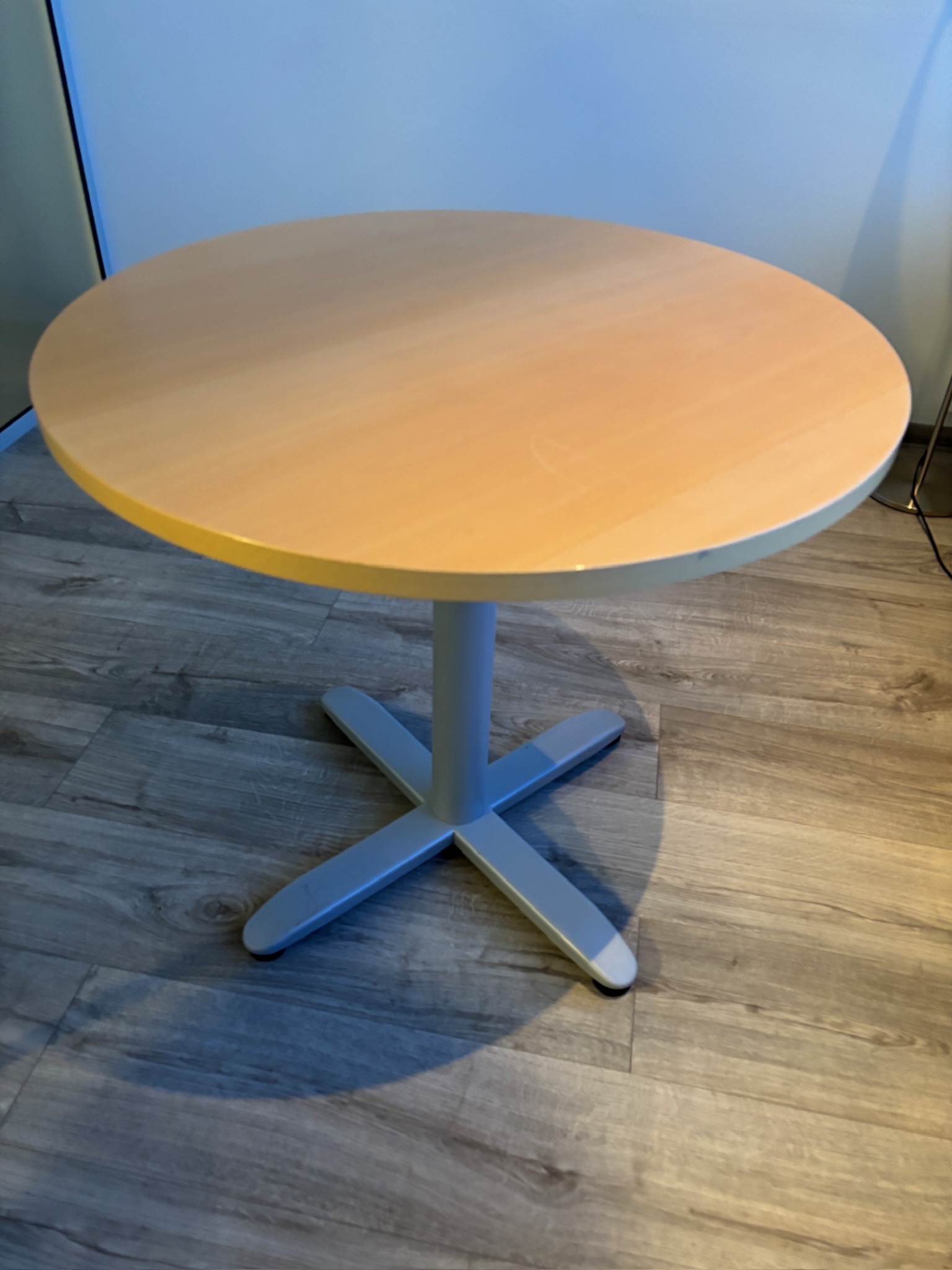 SELT / SOLD Hringborð, Ø80 x H74 sm.