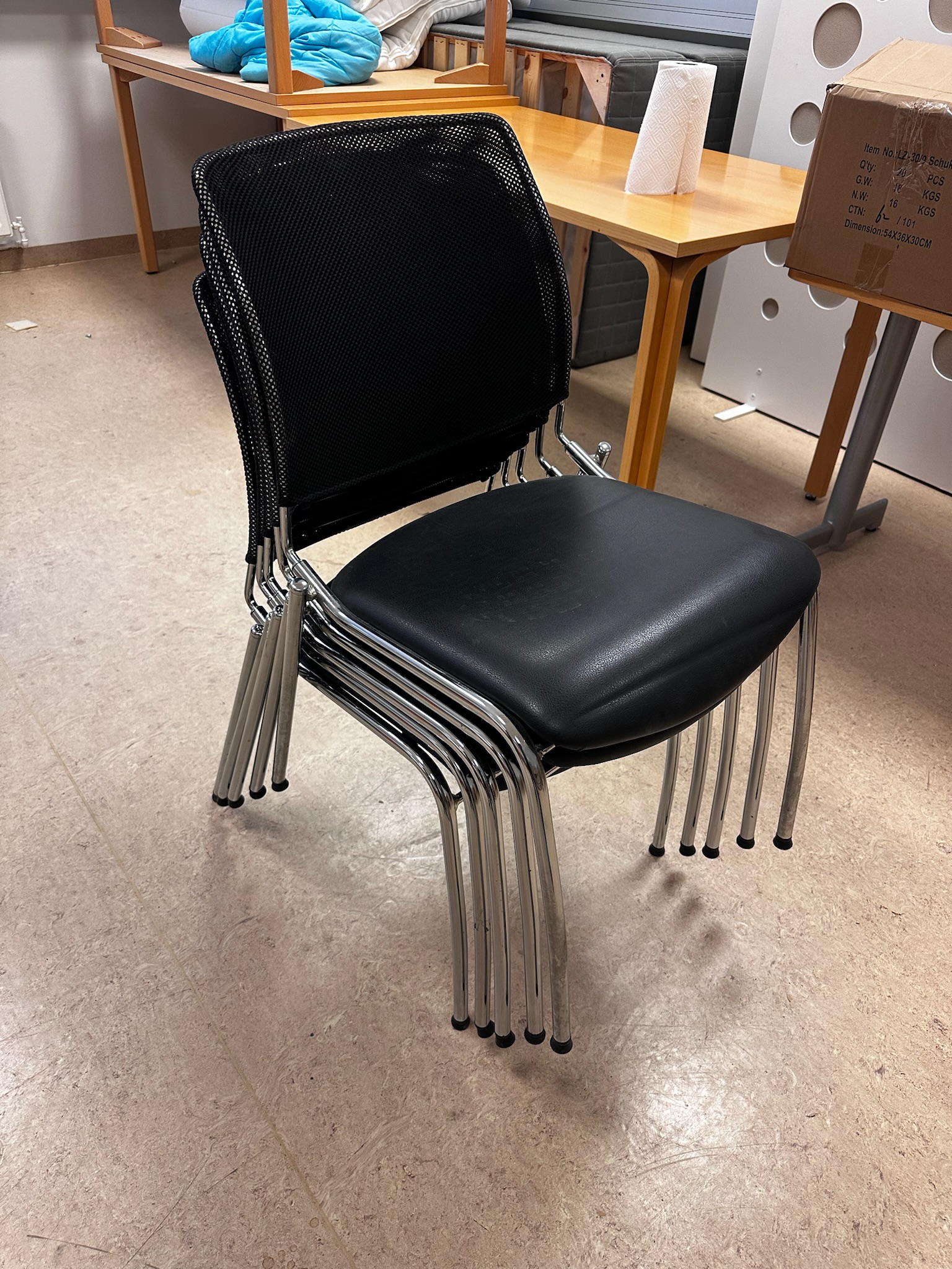SELT / SOLD Fundarstólar staflanlegir frá Á. Guðmundsson