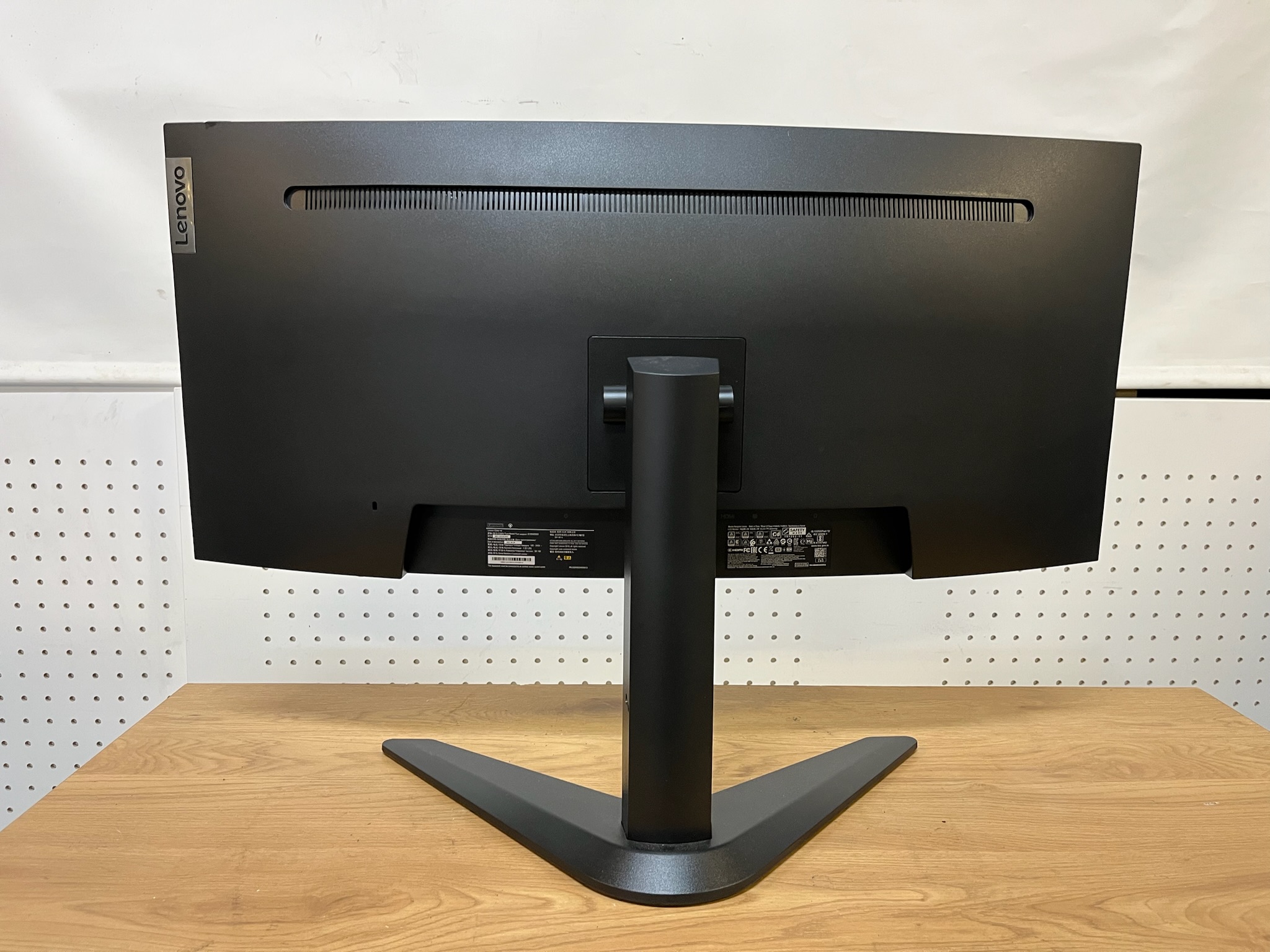 SELT / SOLD Lenovo bogadreginn leikjaskjár, 34'', 144hz, 3440x1440p 4