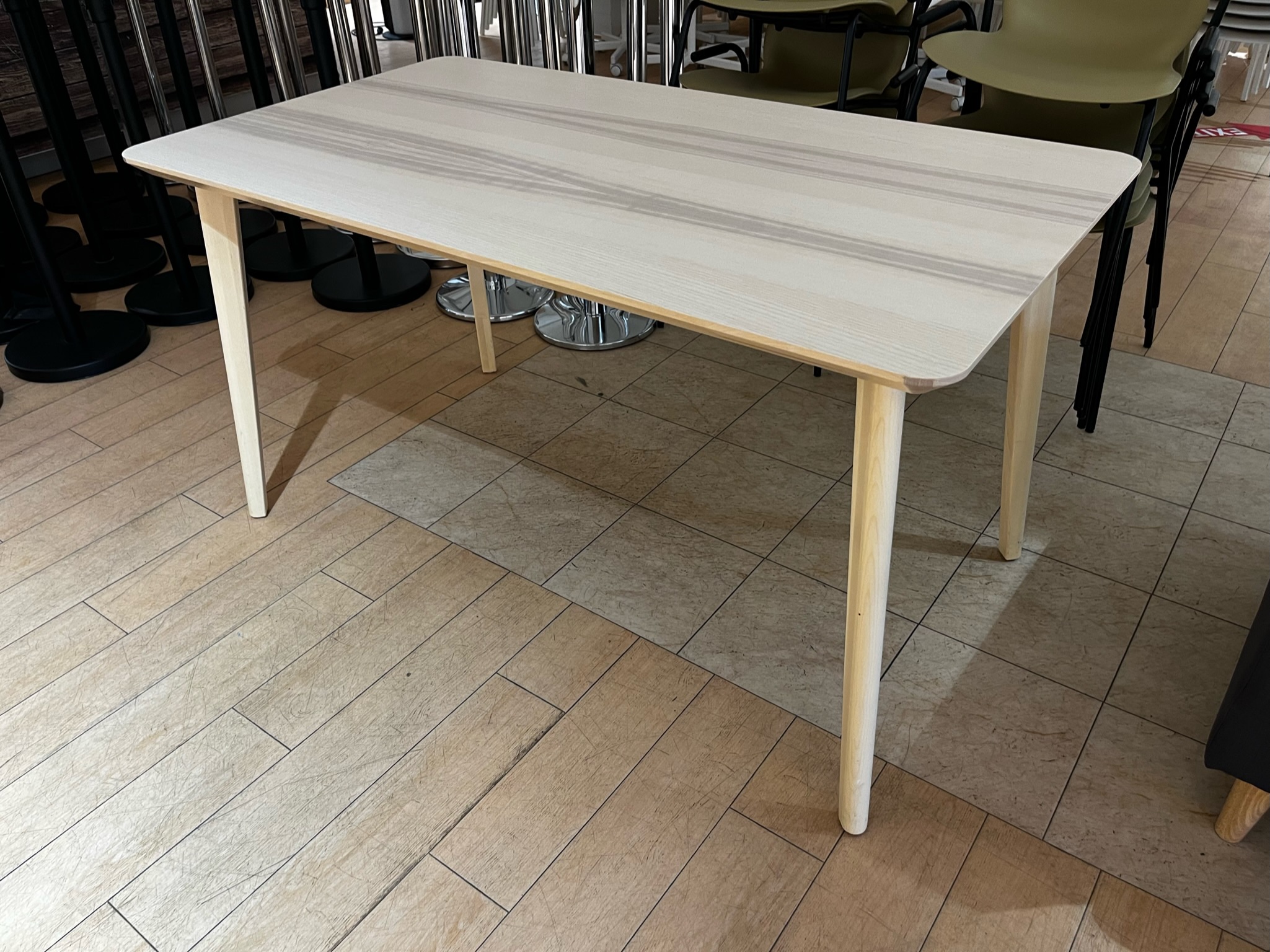 SELT / SOLD Eldhúsborð LISABO IKEA 140 x 78 3