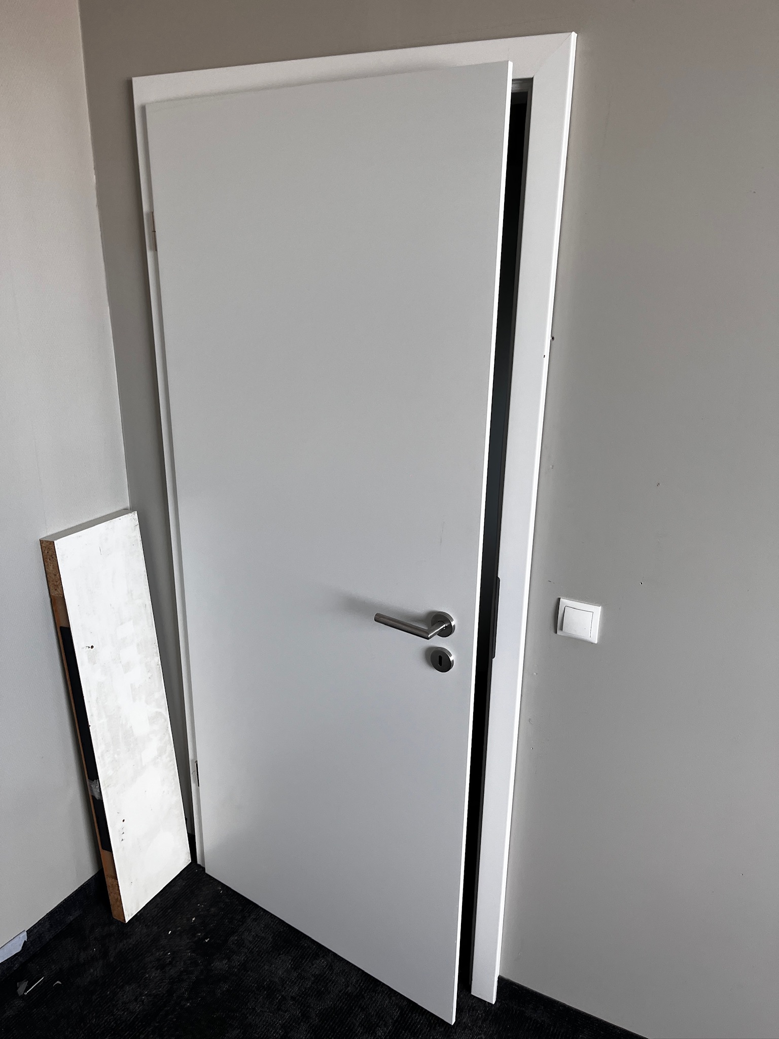 SELT / SOLD Viðarhurðir í ramma - hvítar, H209 B90 sm. 3