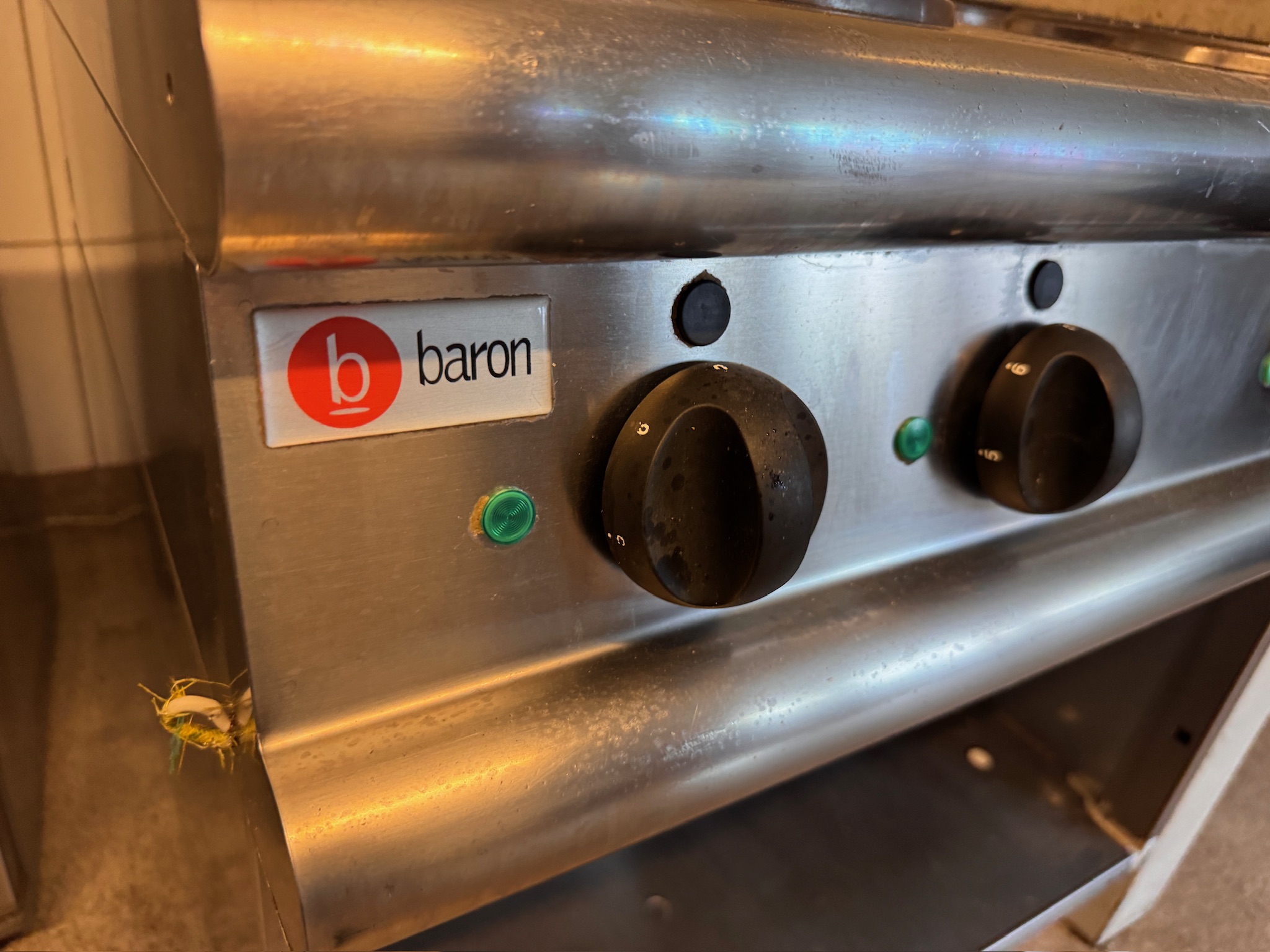 SELT / SOLD Baron helluborð 4
