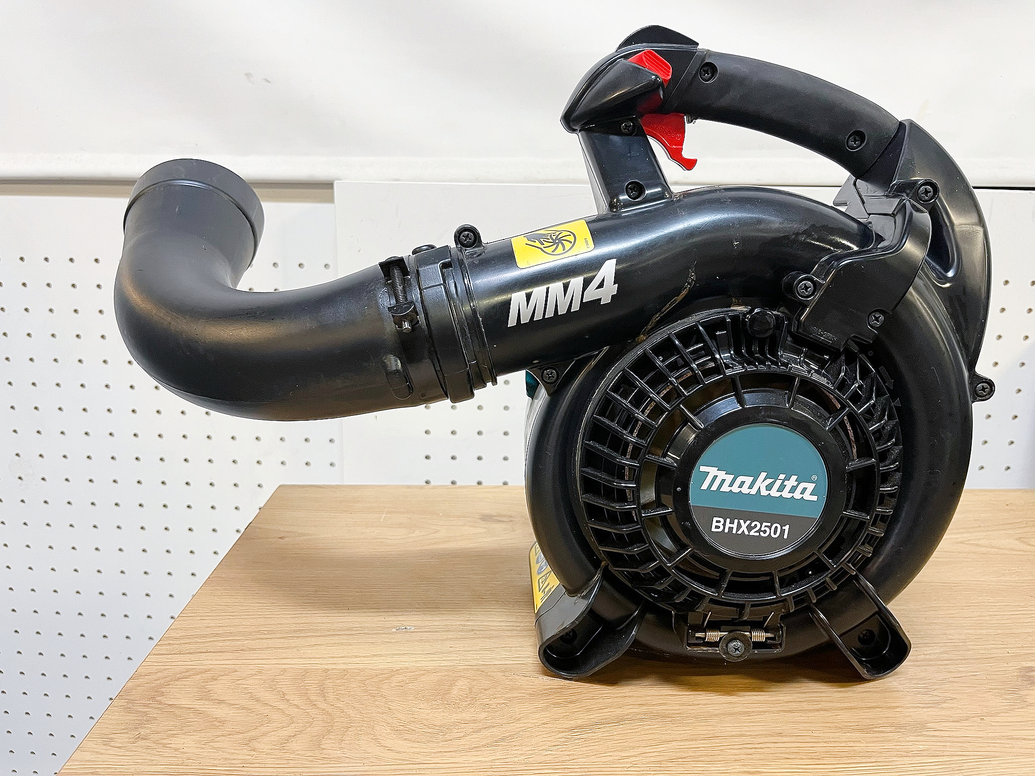 SELT / SOLD Makita EH025EU7 blásari 2
