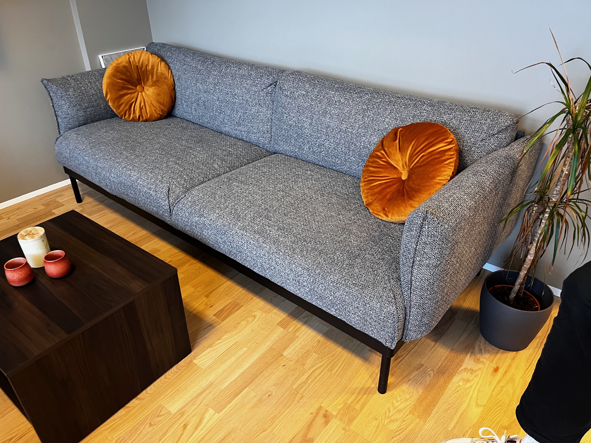 SELT / SOLD IKEA sófi, 3ja sæta, B231 x D93 x H70 sm.