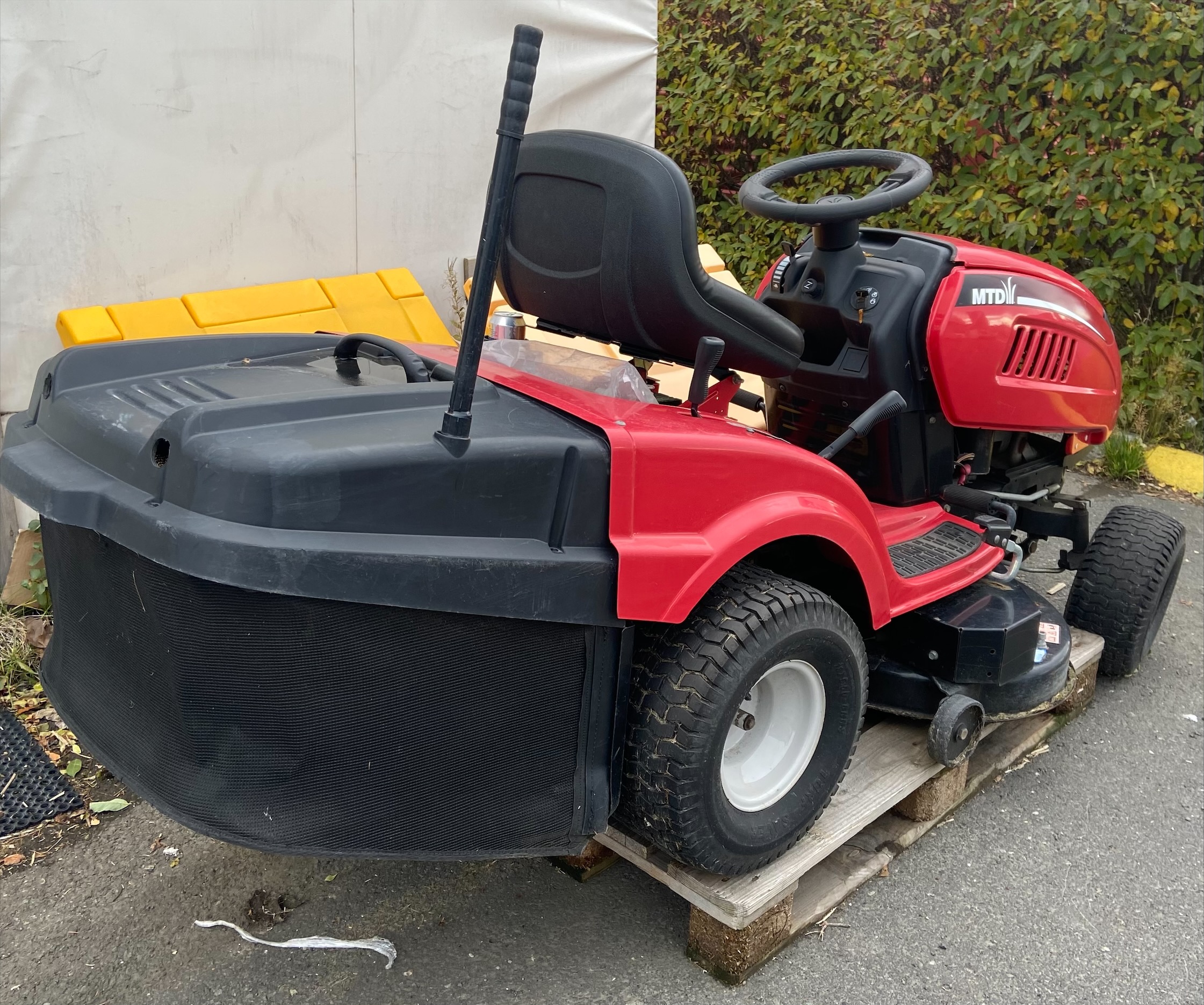 SELT - MTD Sláttutraktor 500cc Series 4 175 3