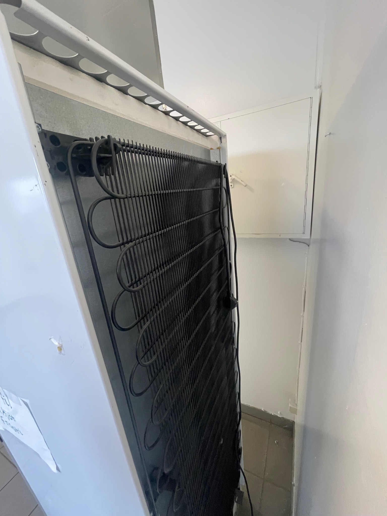 SELT / SOLD Vesfrost glerhurðafrystir, 310L 3