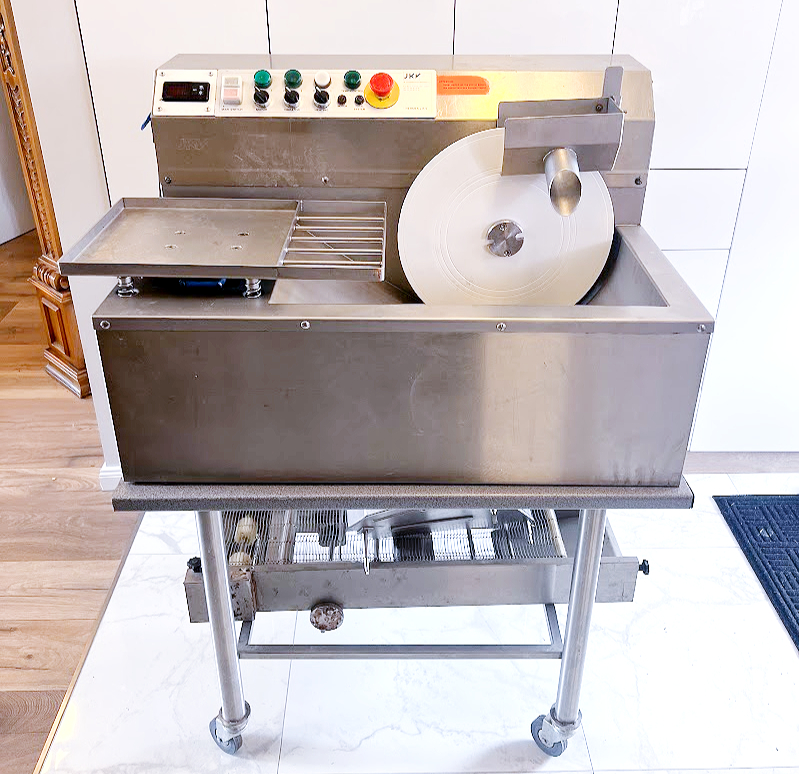 Súkkulaðivél - færiband - skammtari JKV30 - MOULDING MACHINE 30 K