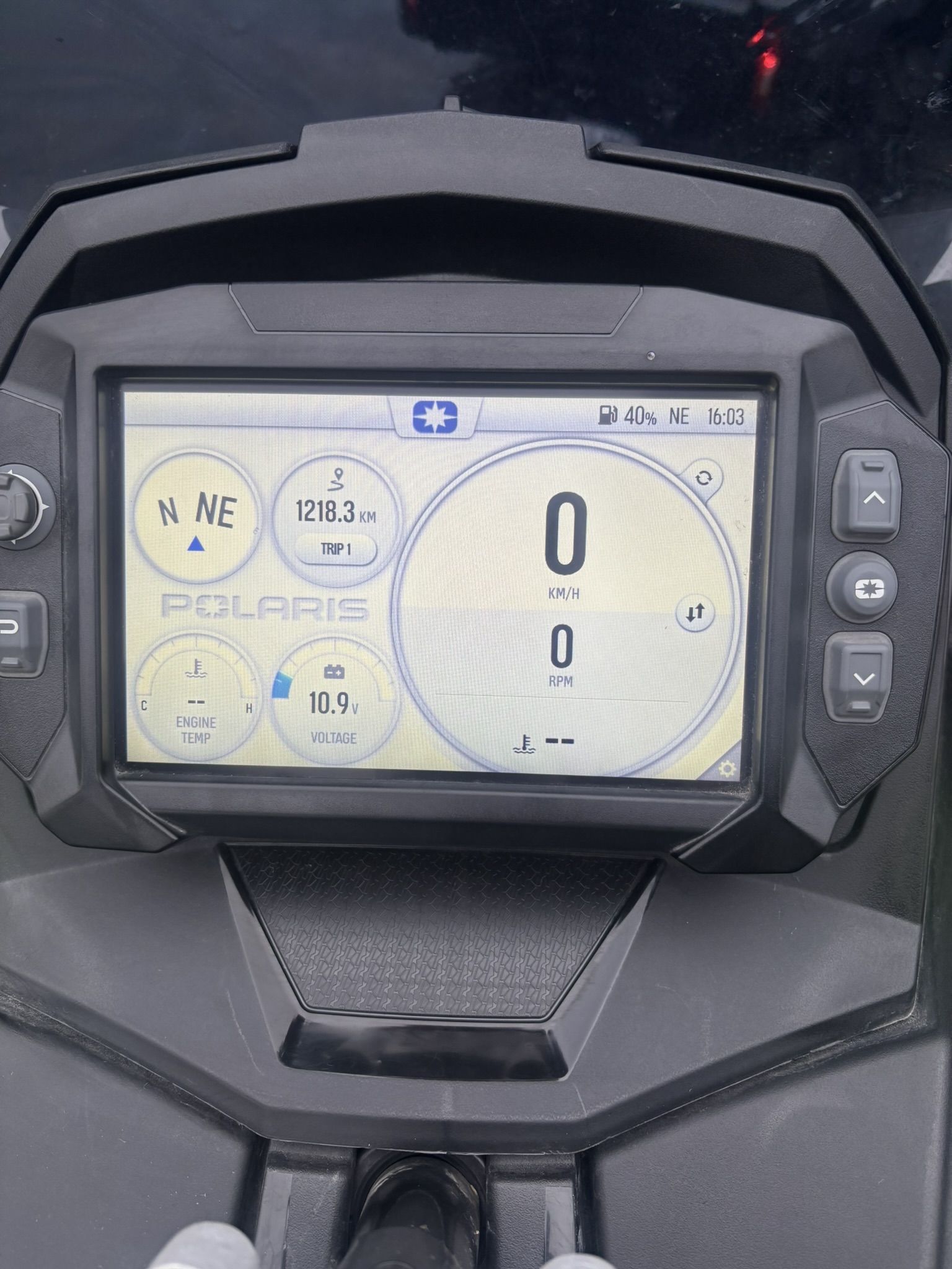 SELT / SOLD Polaris SwitchBack Assault Turbo 2023 vélsleði og kerra. 7